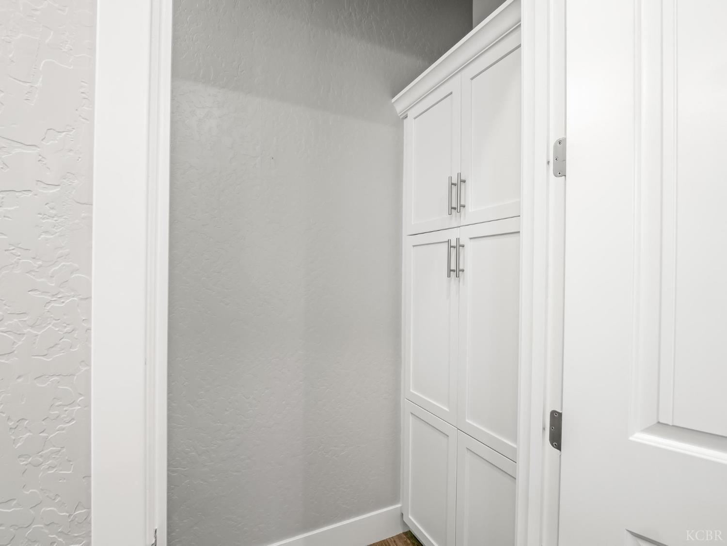 1734 N Park Ave, Clovis, CA 93619