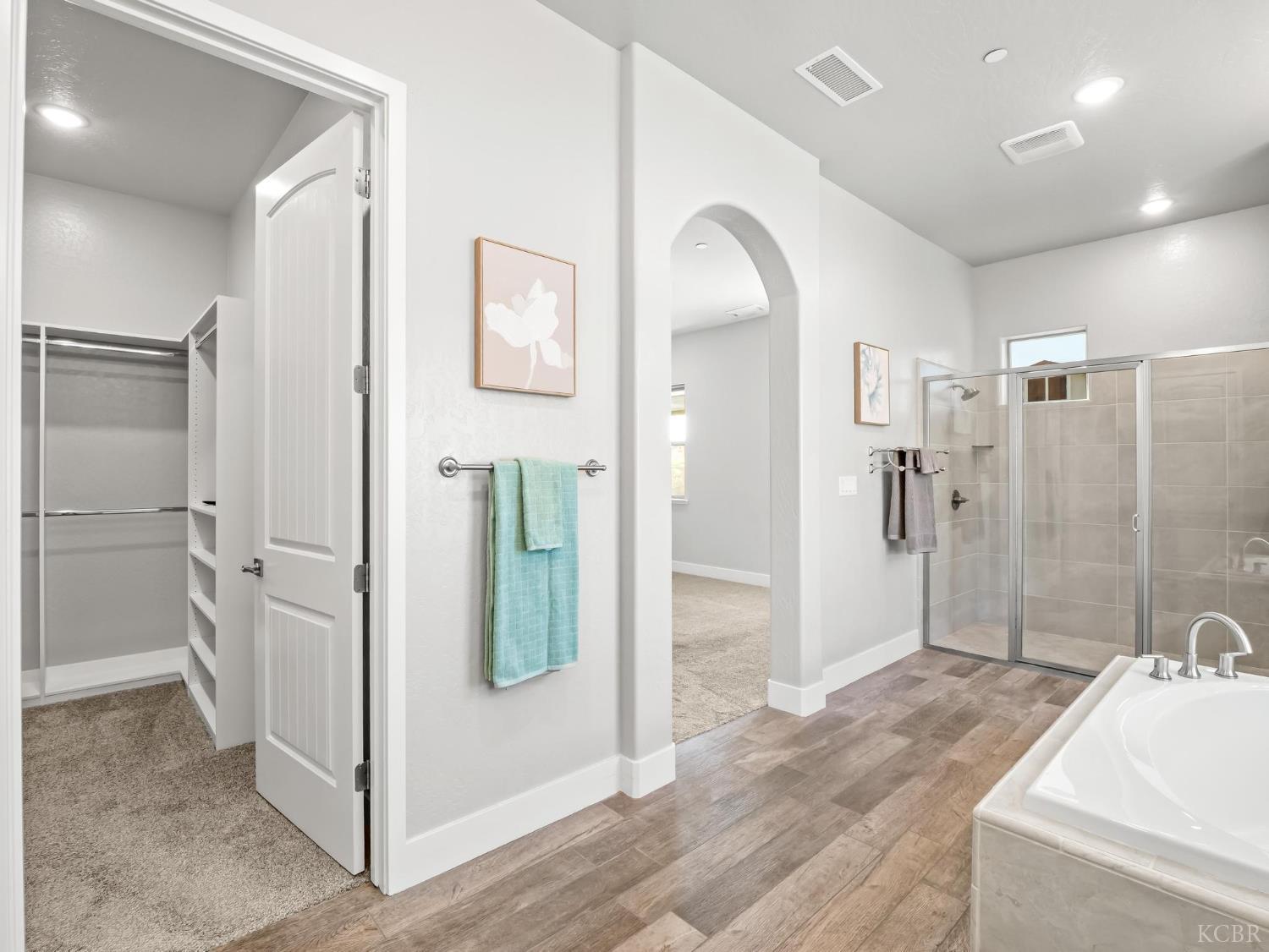 1734 N Park Ave, Clovis, CA 93619