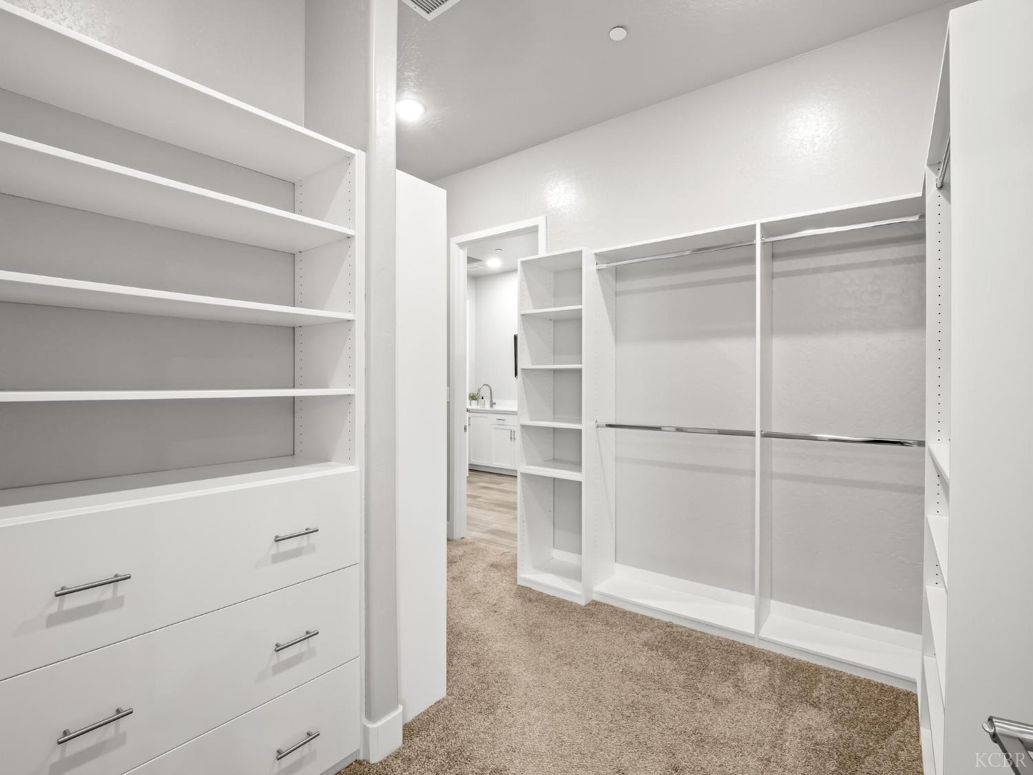 1734 N Park Ave, Clovis, CA 93619