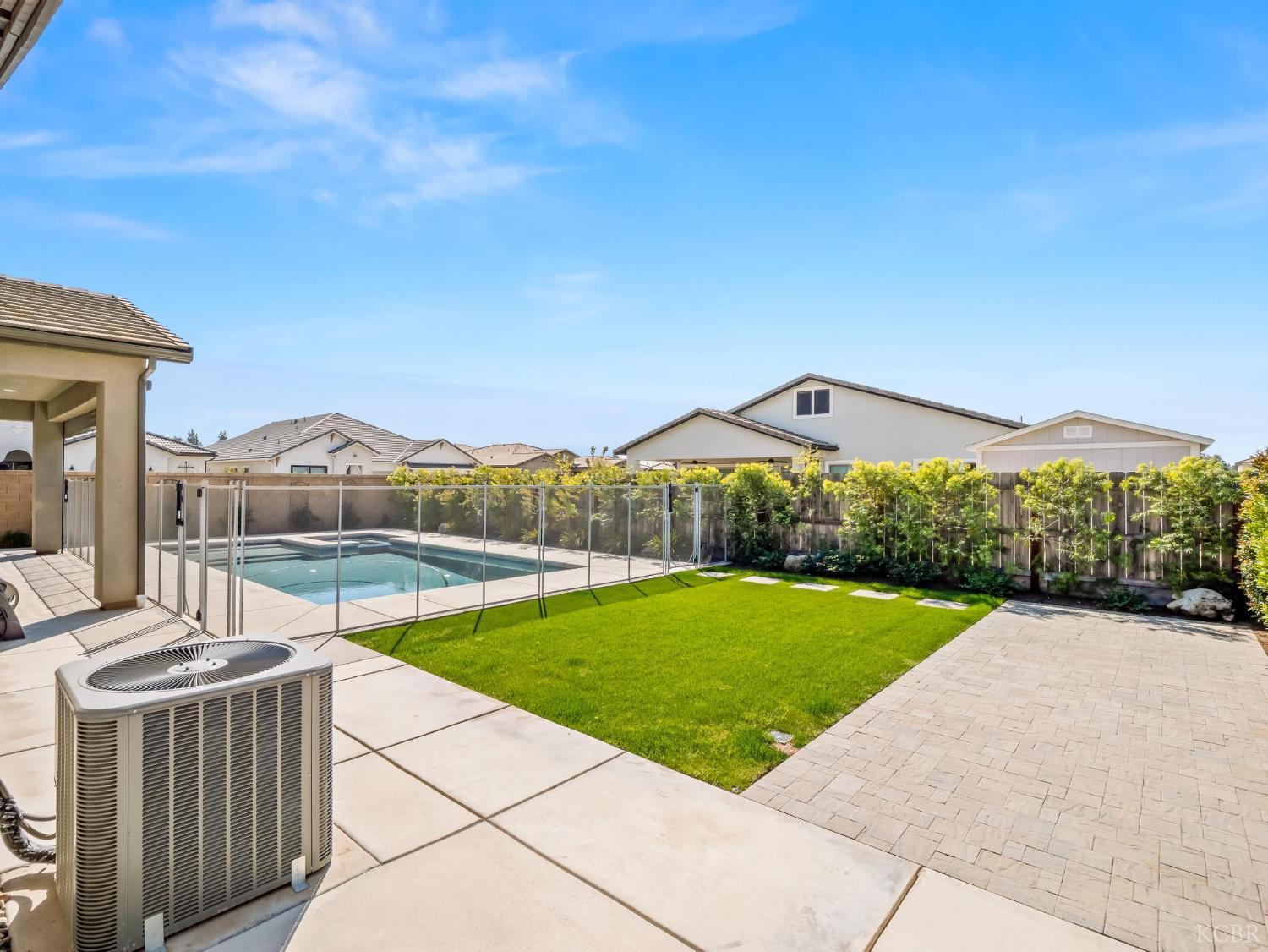 1734 N Park Ave, Clovis, CA 93619