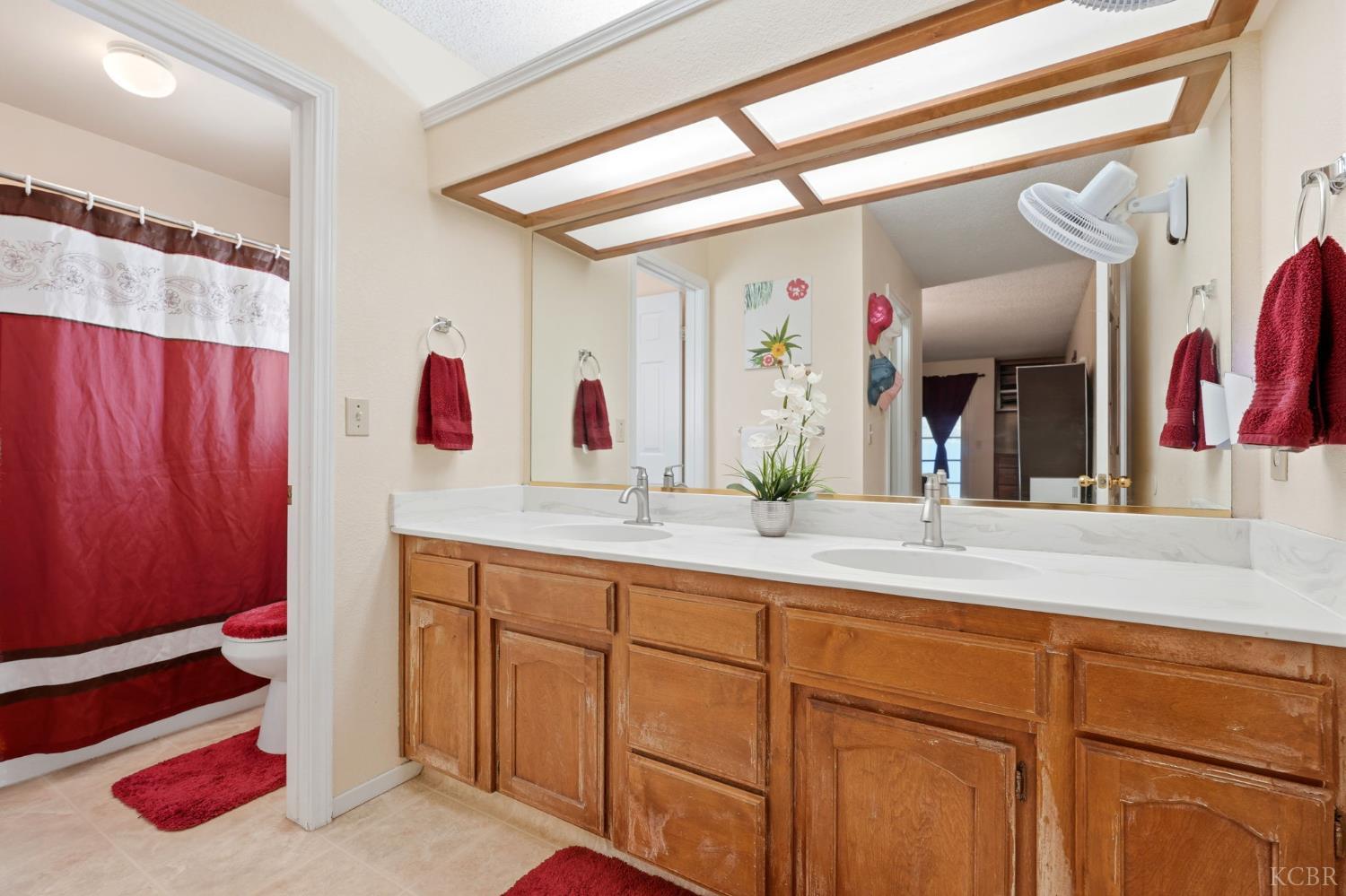 6316 N Barcus Ave, Fresno, CA 93722