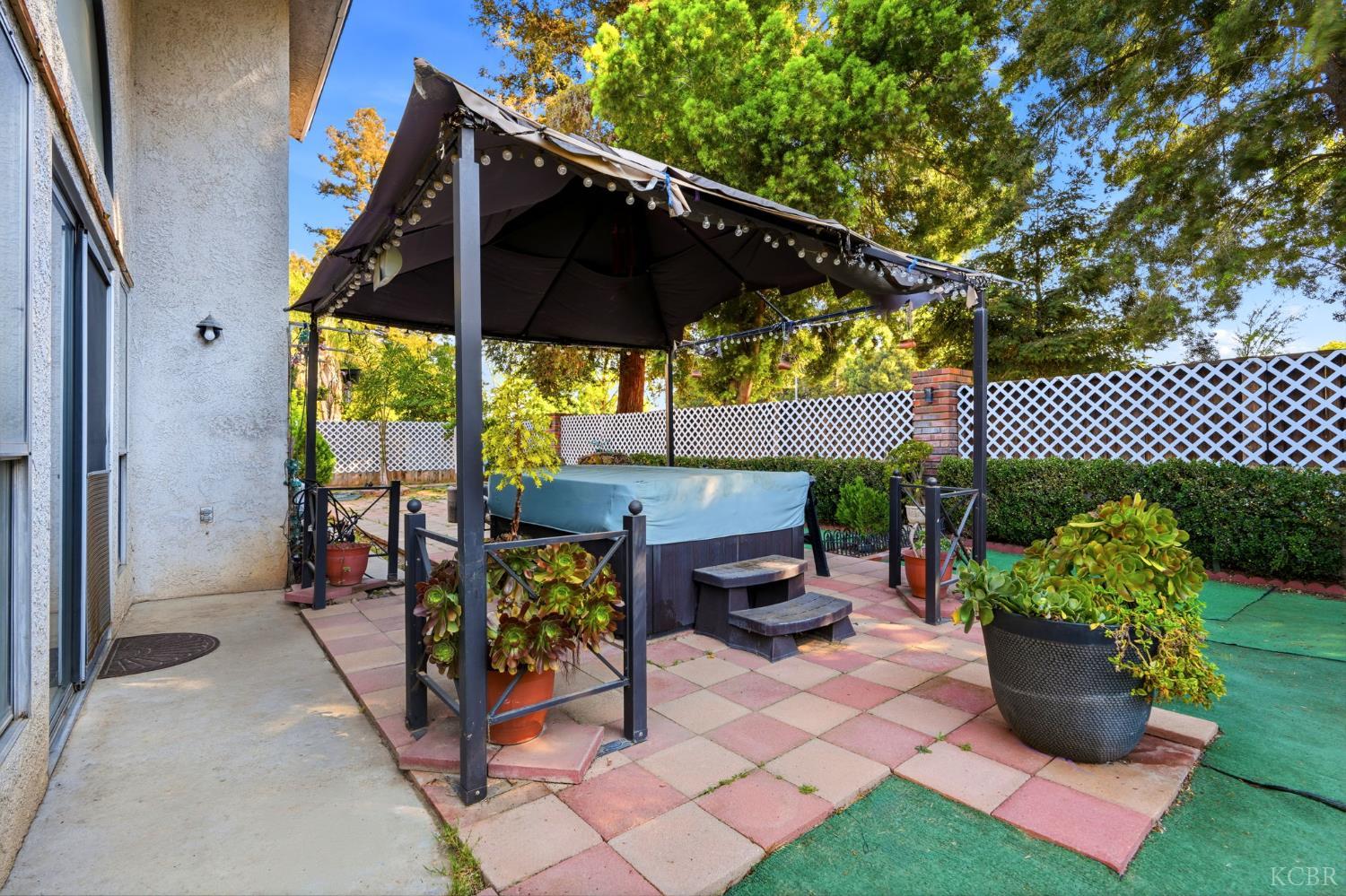 6316 N Barcus Ave, Fresno, CA 93722