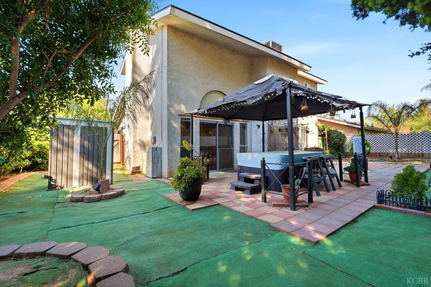 6316 N Barcus Ave, Fresno, CA 93722