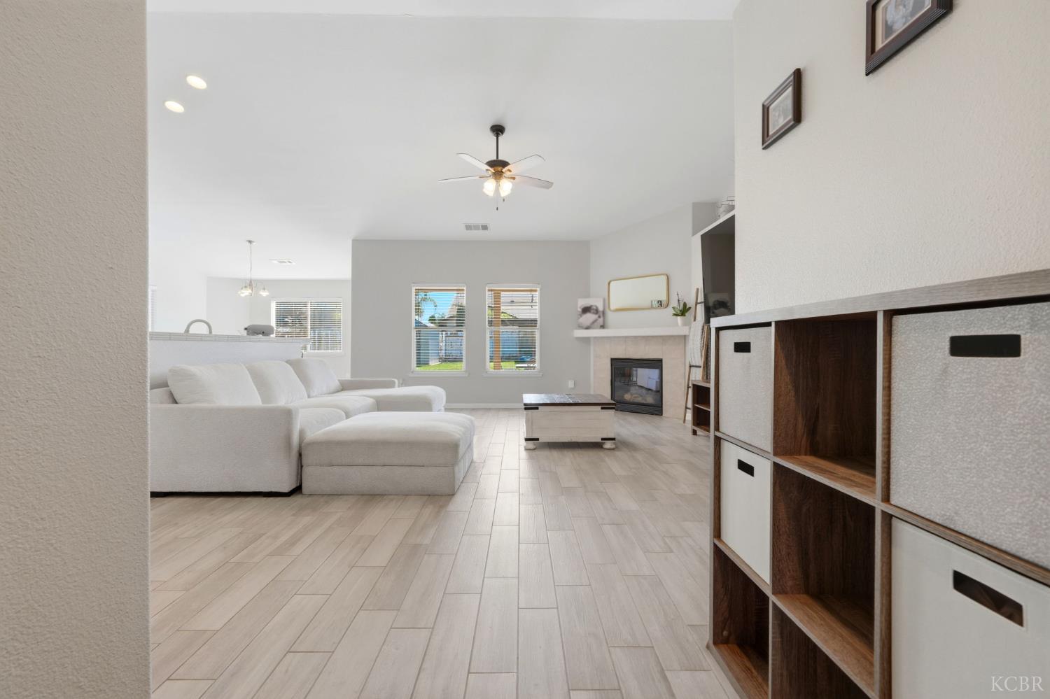 1849 W Spring Crest St, Hanford, CA 93230