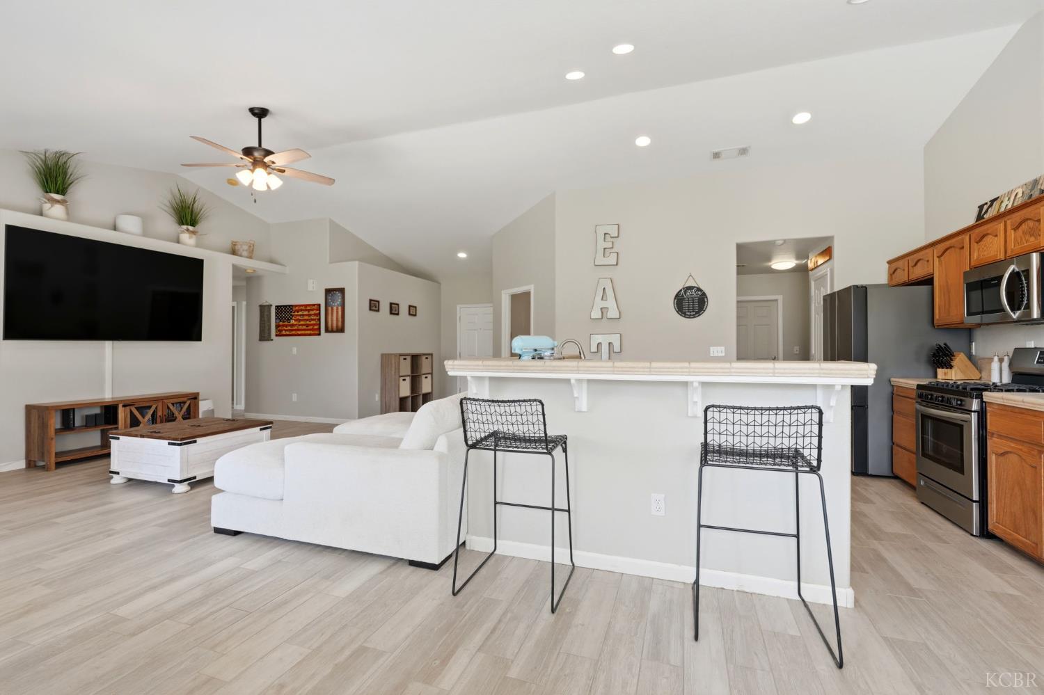 1849 W Spring Crest St, Hanford, CA 93230