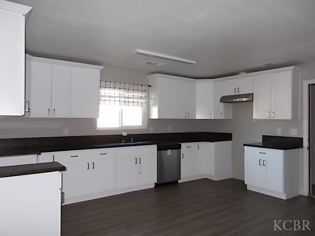 11557 4th Pl, Hanford, CA 93230