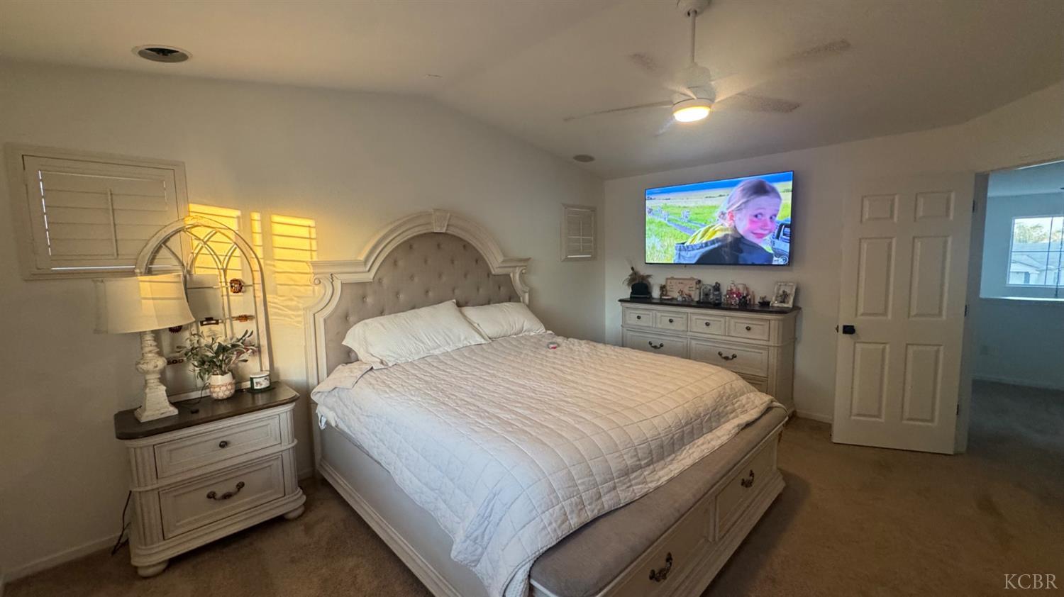 2174 W Picadilly Ln, Hanford, CA 93230