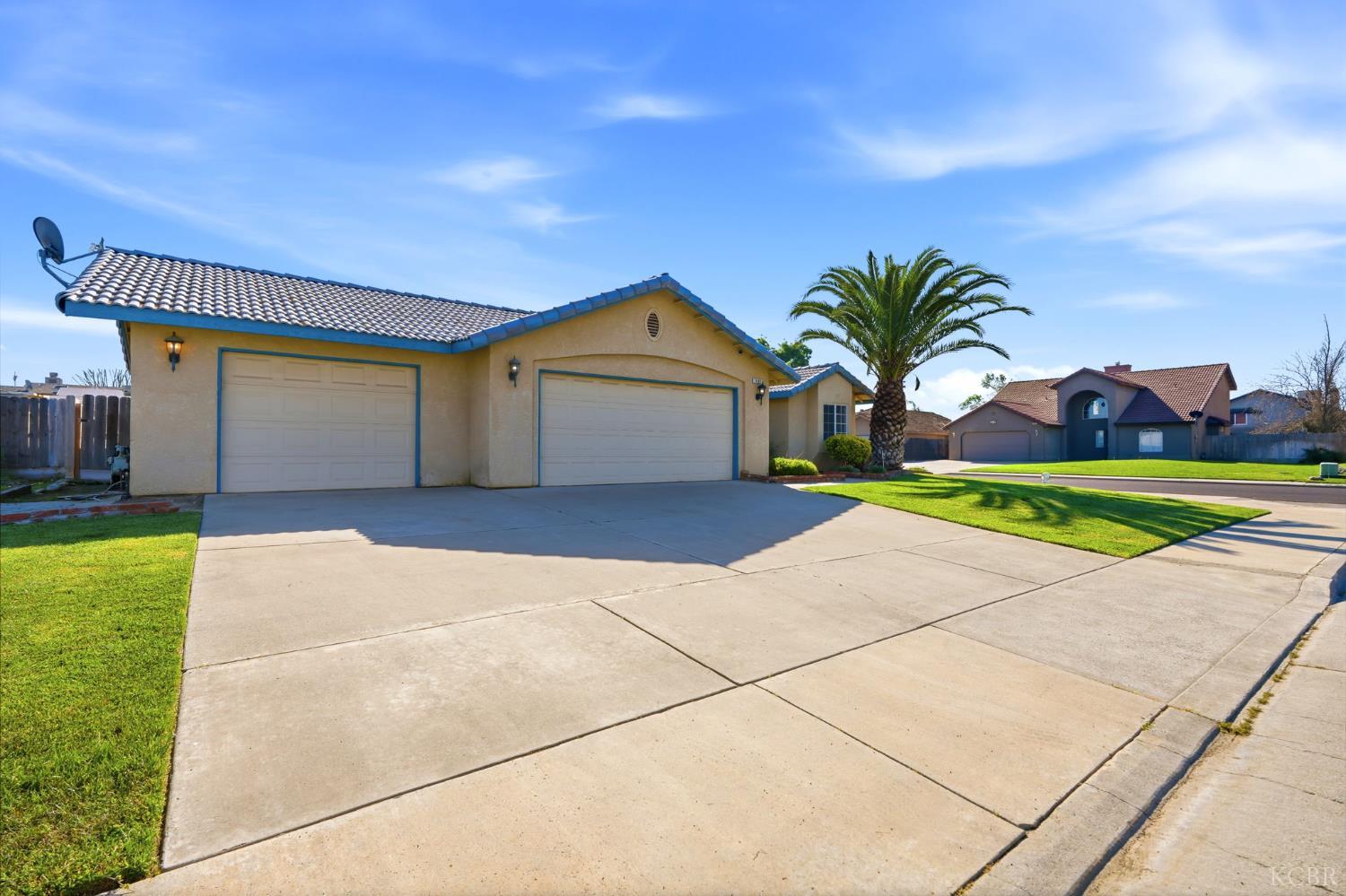 2403 Cherrywood Ct, Hanford, CA 93230