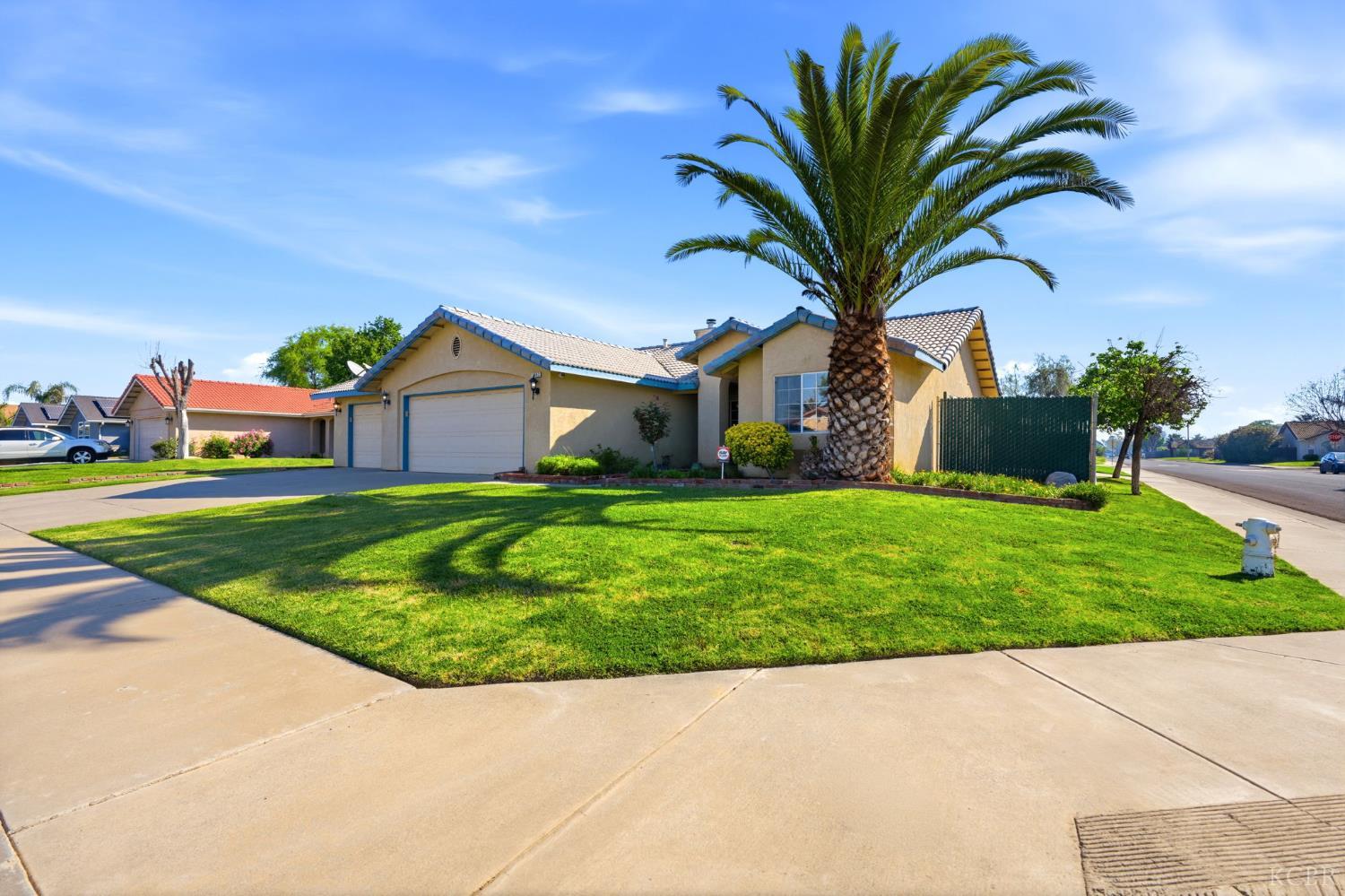 2403 Cherrywood Ct, Hanford, CA 93230