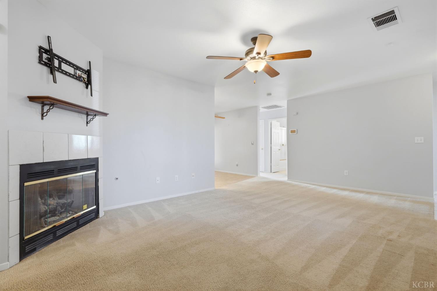 2403 Cherrywood Ct, Hanford, CA 93230