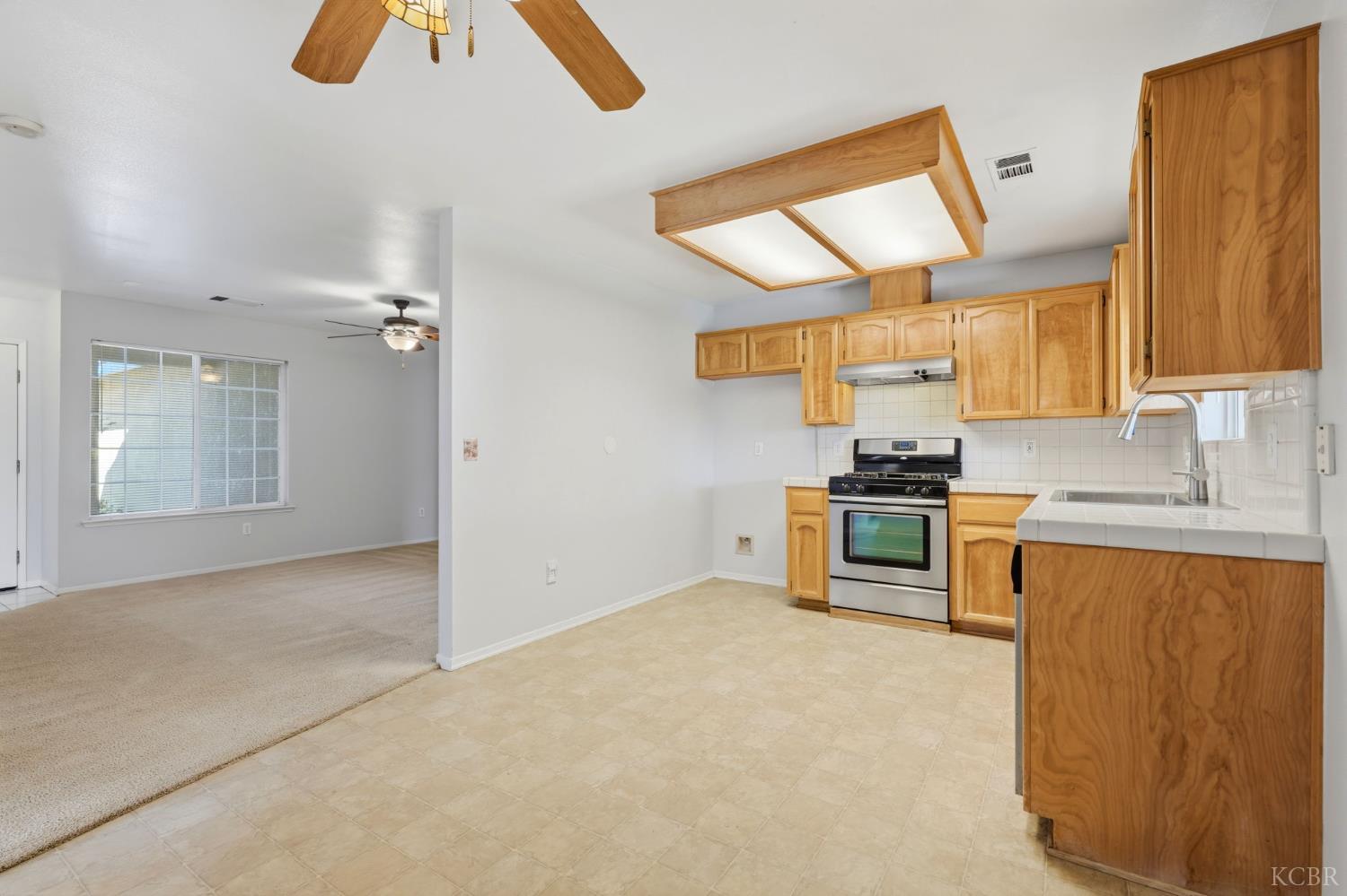 2403 Cherrywood Ct, Hanford, CA 93230