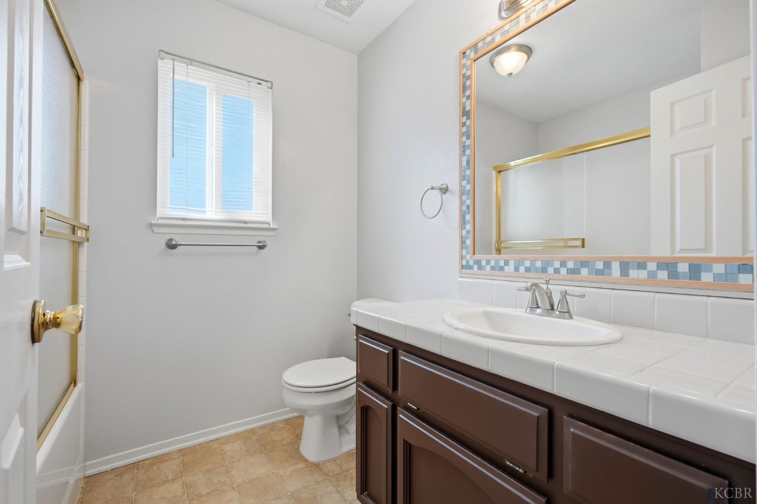 2403 Cherrywood Ct, Hanford, CA 93230