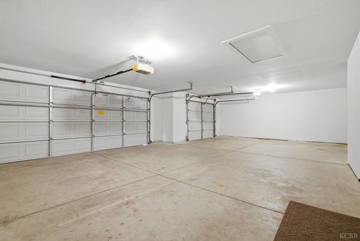 2403 Cherrywood Ct, Hanford, CA 93230