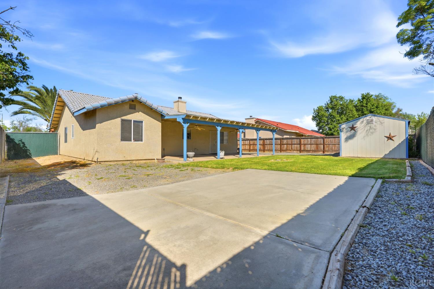 2403 Cherrywood Ct, Hanford, CA 93230