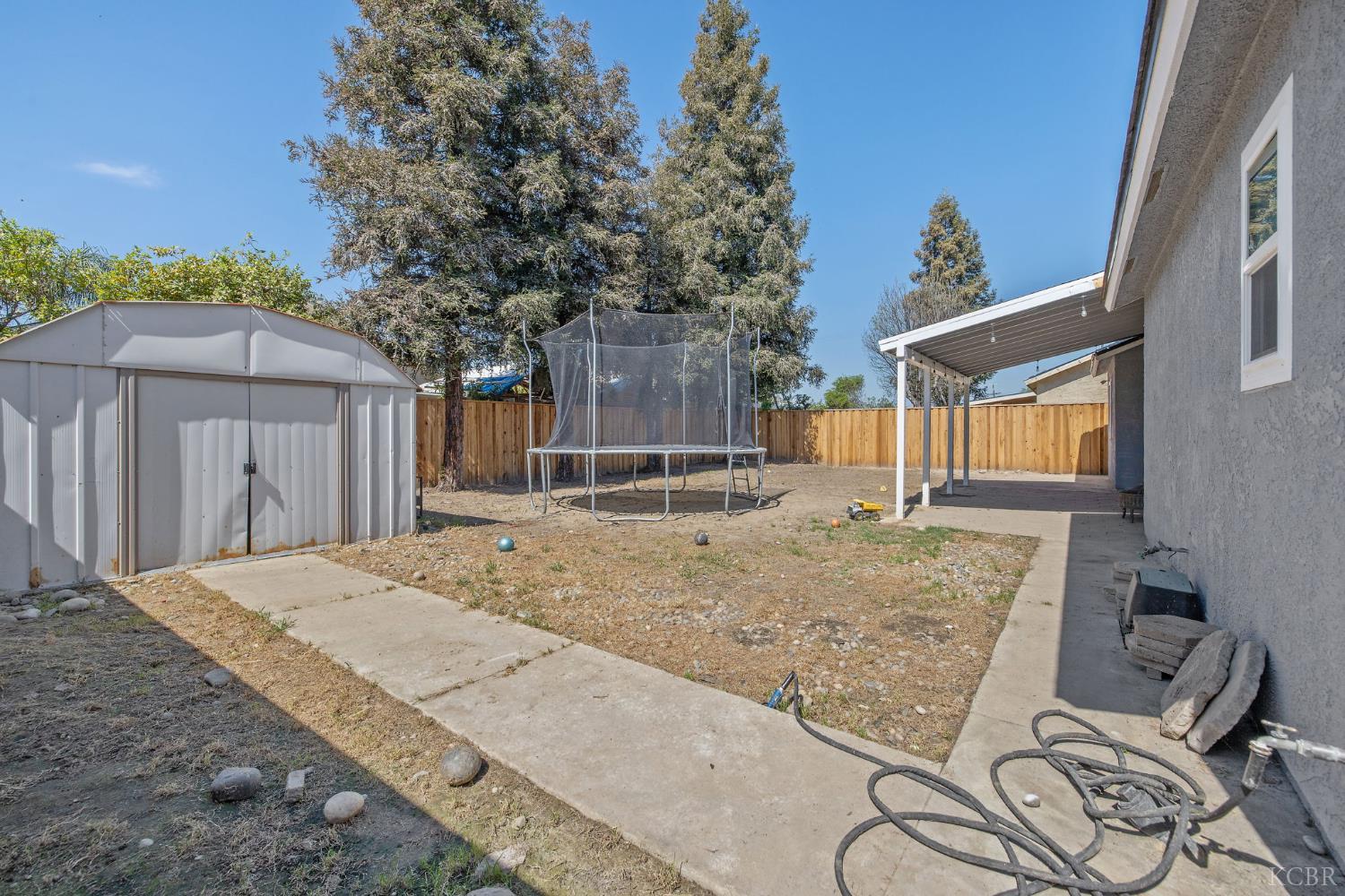 517 Tucker Ave, Sanger, CA 93657