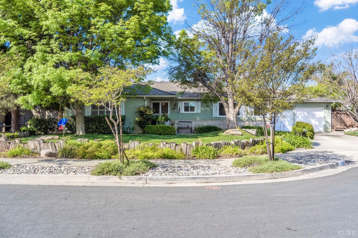 1182 Hansen Ct, Hanford, CA 93230