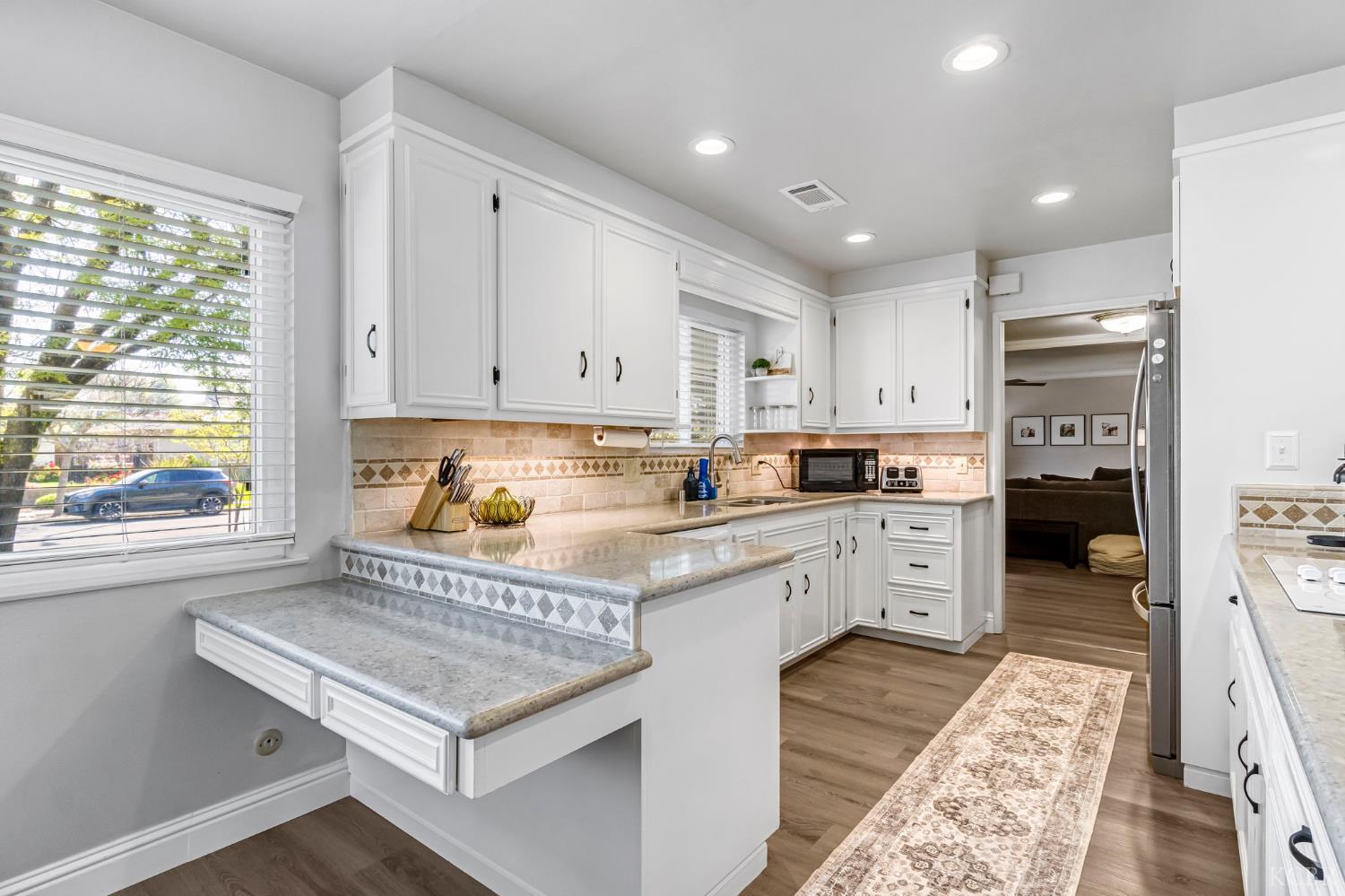 1182 Hansen Ct, Hanford, CA 93230