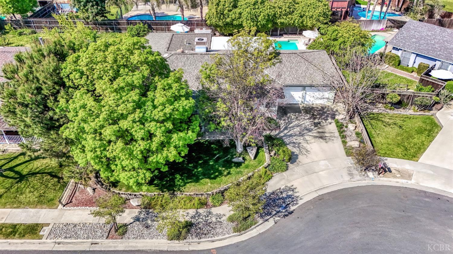 1182 Hansen Ct, Hanford, CA 93230