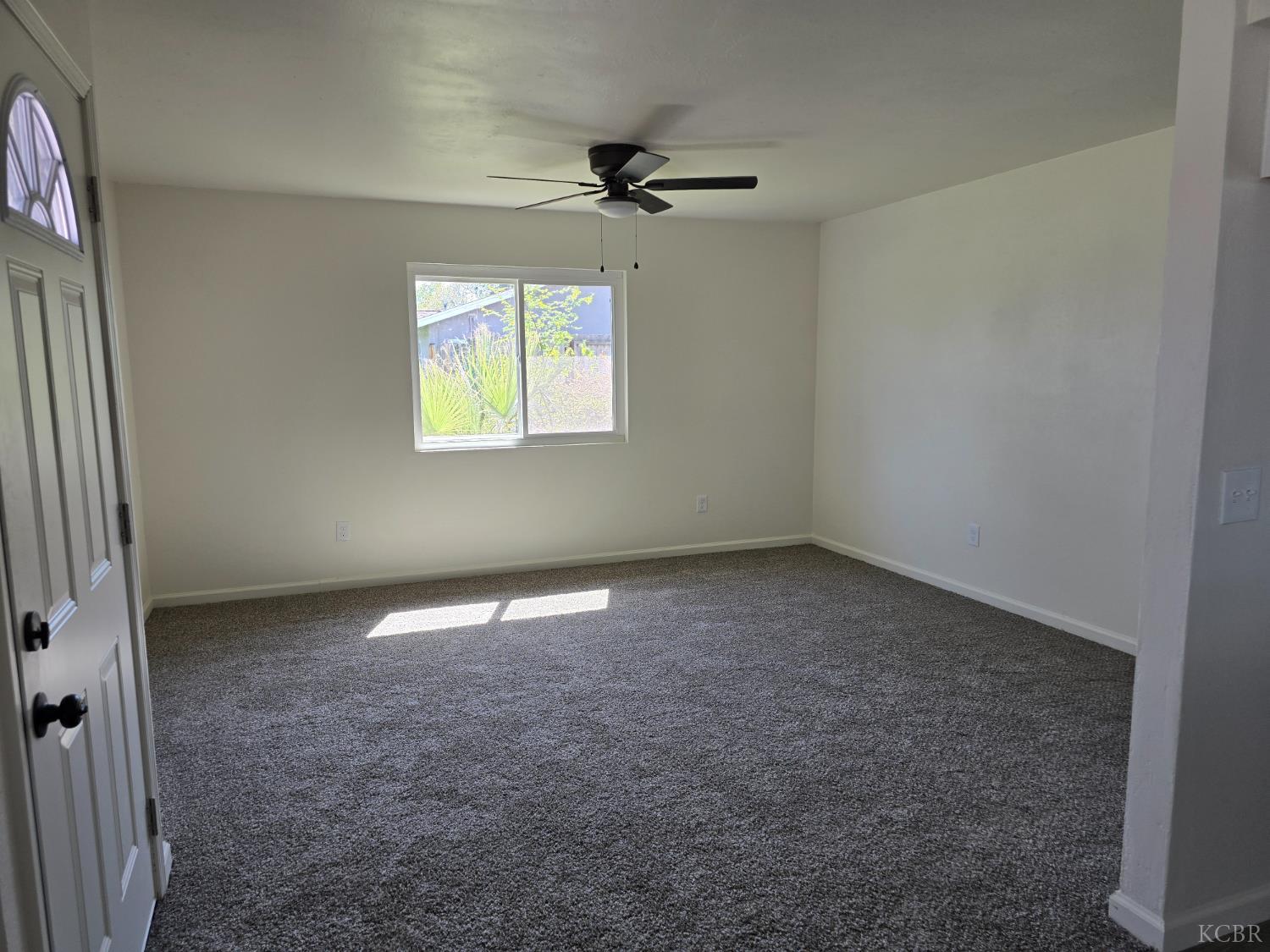 1064 S Anacapa Ave, Hanford, CA 93230