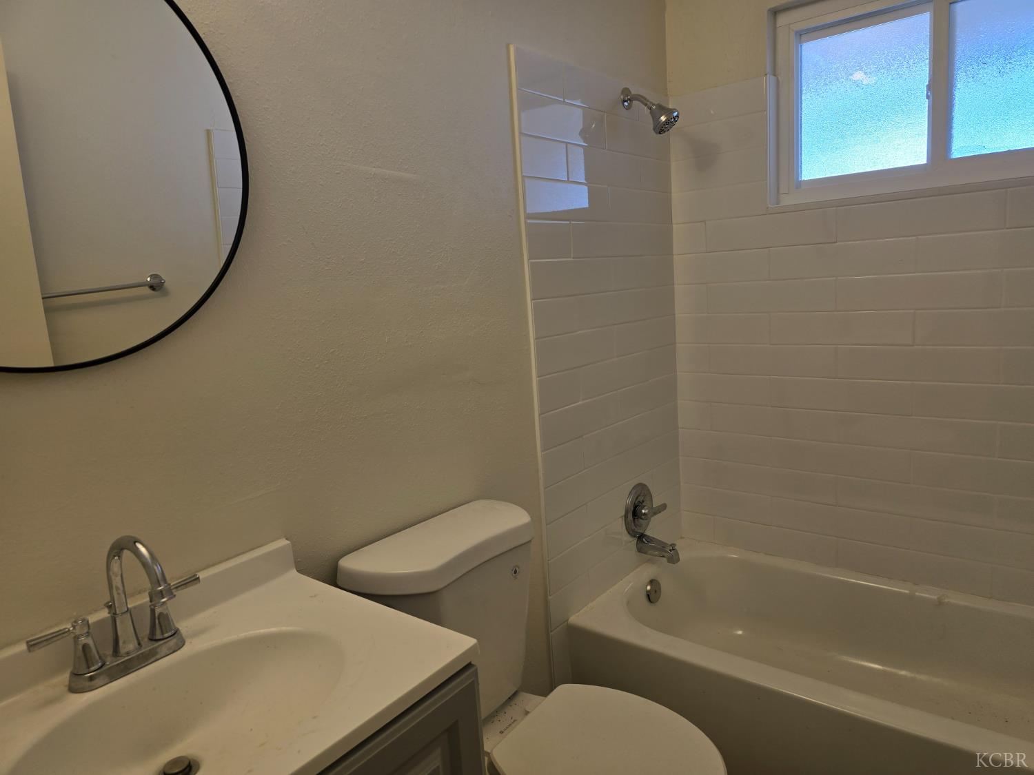 1064 S Anacapa Ave, Hanford, CA 93230