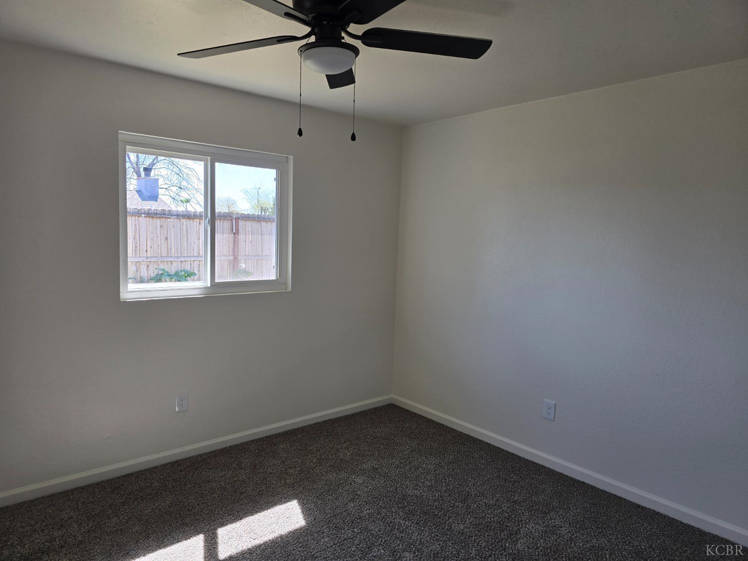 1064 S Anacapa Ave, Hanford, CA 93230