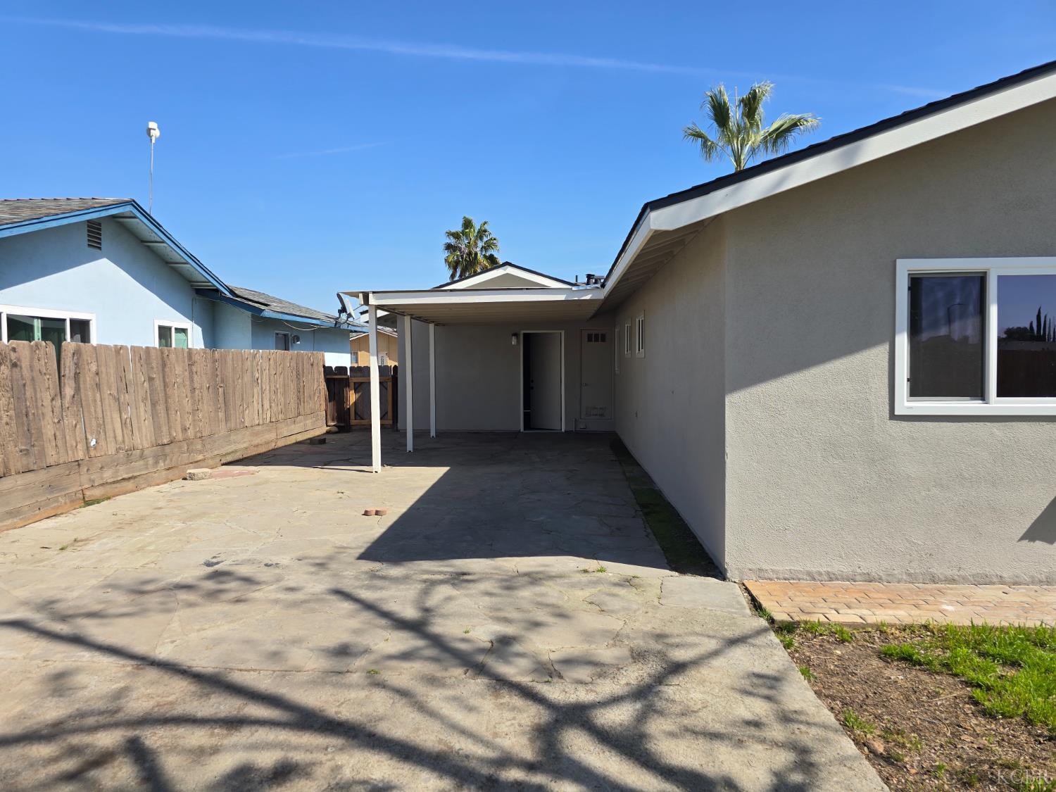 1064 S Anacapa Ave, Hanford, CA 93230