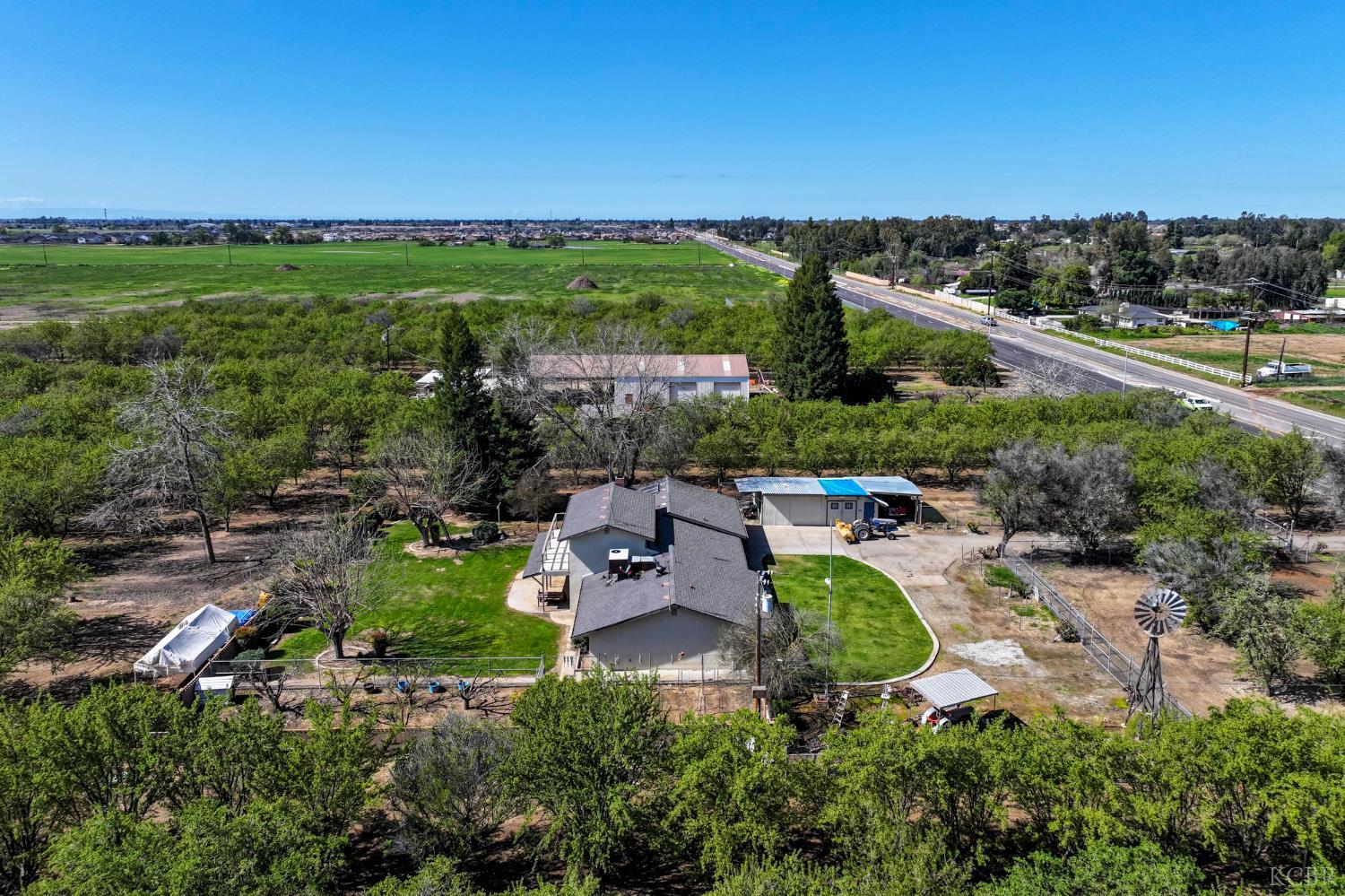 9709 E Shaw Ave, Clovis, CA 93619