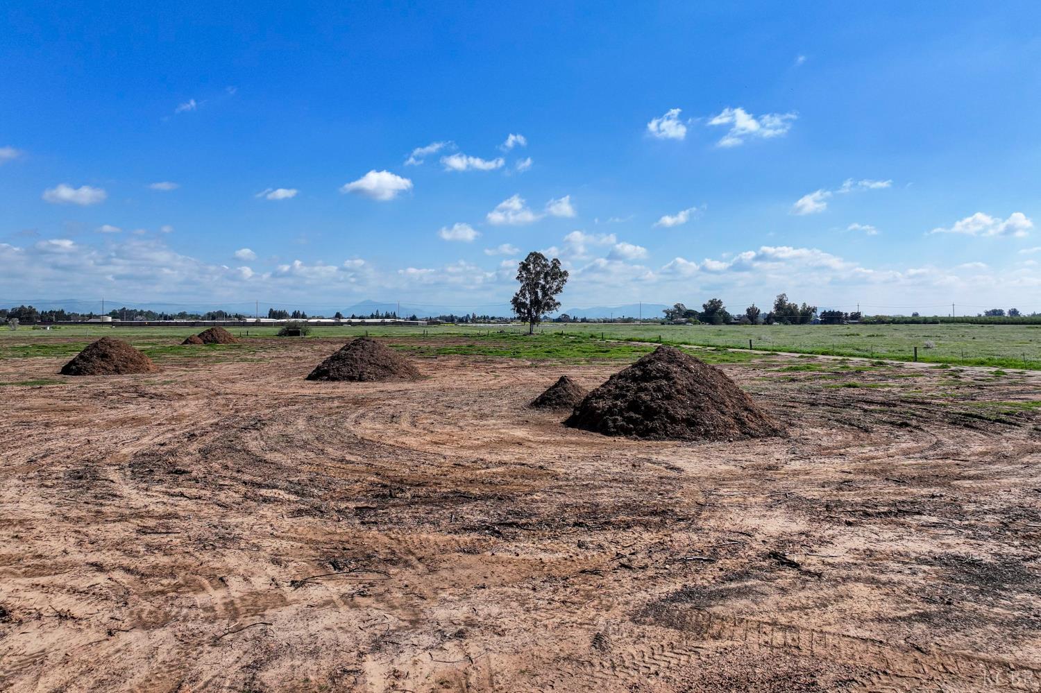 9709 E Shaw Ave, Clovis, CA 93619