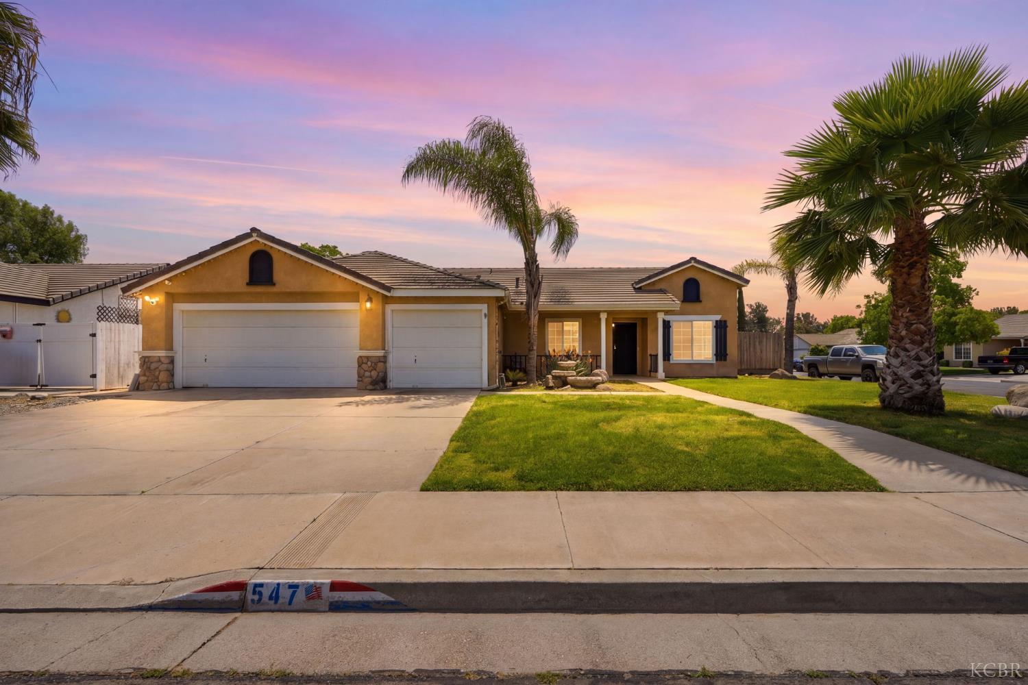 547 Coronado Pl, Hanford, CA 93230