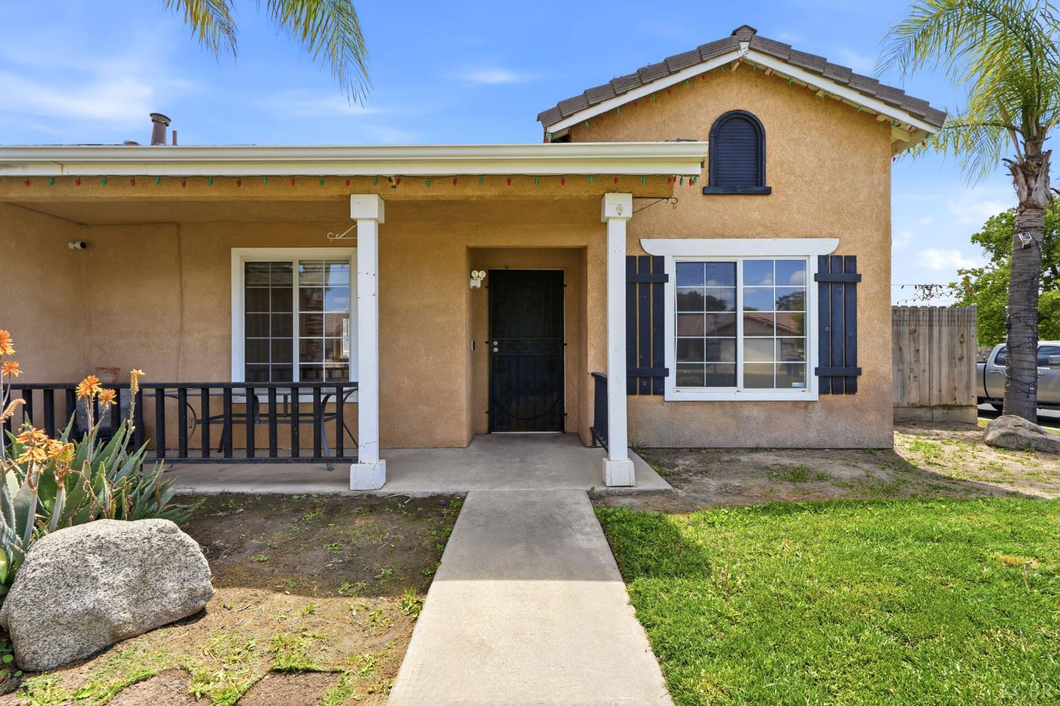 547 Coronado Pl, Hanford, CA 93230