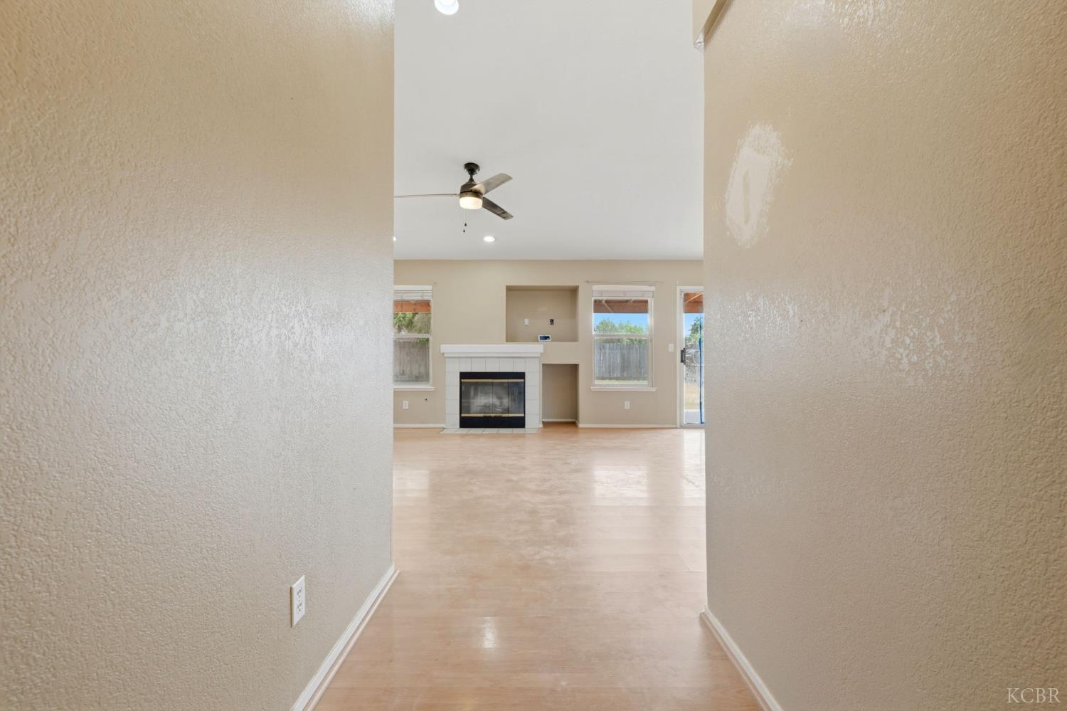 547 Coronado Pl, Hanford, CA 93230