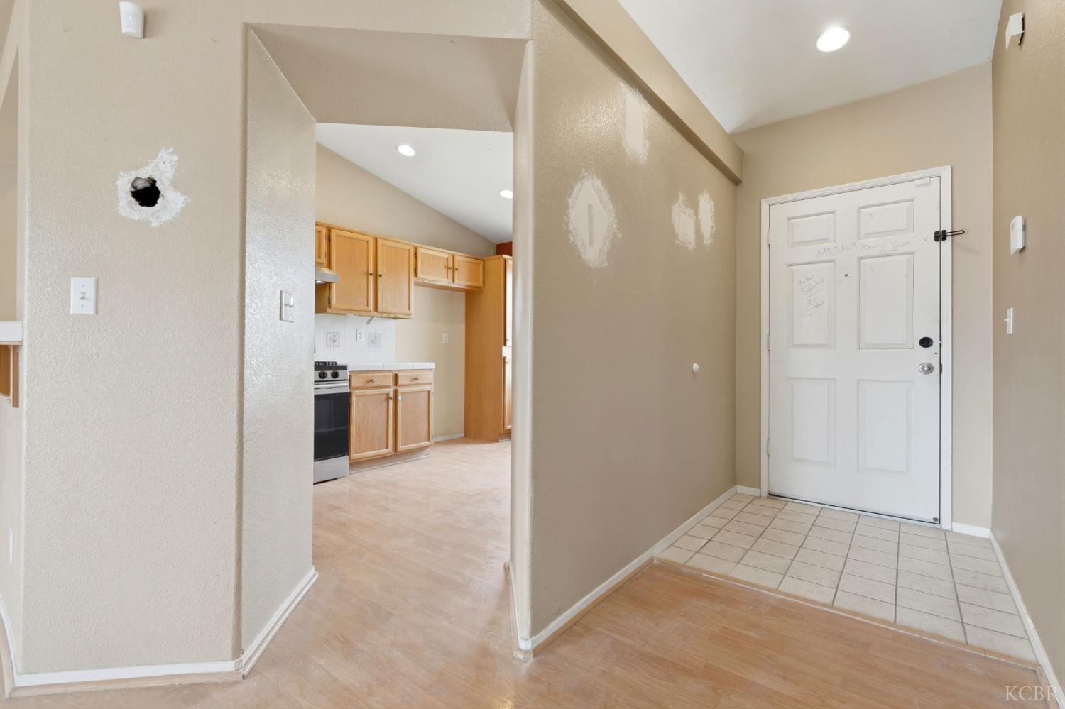 547 Coronado Pl, Hanford, CA 93230