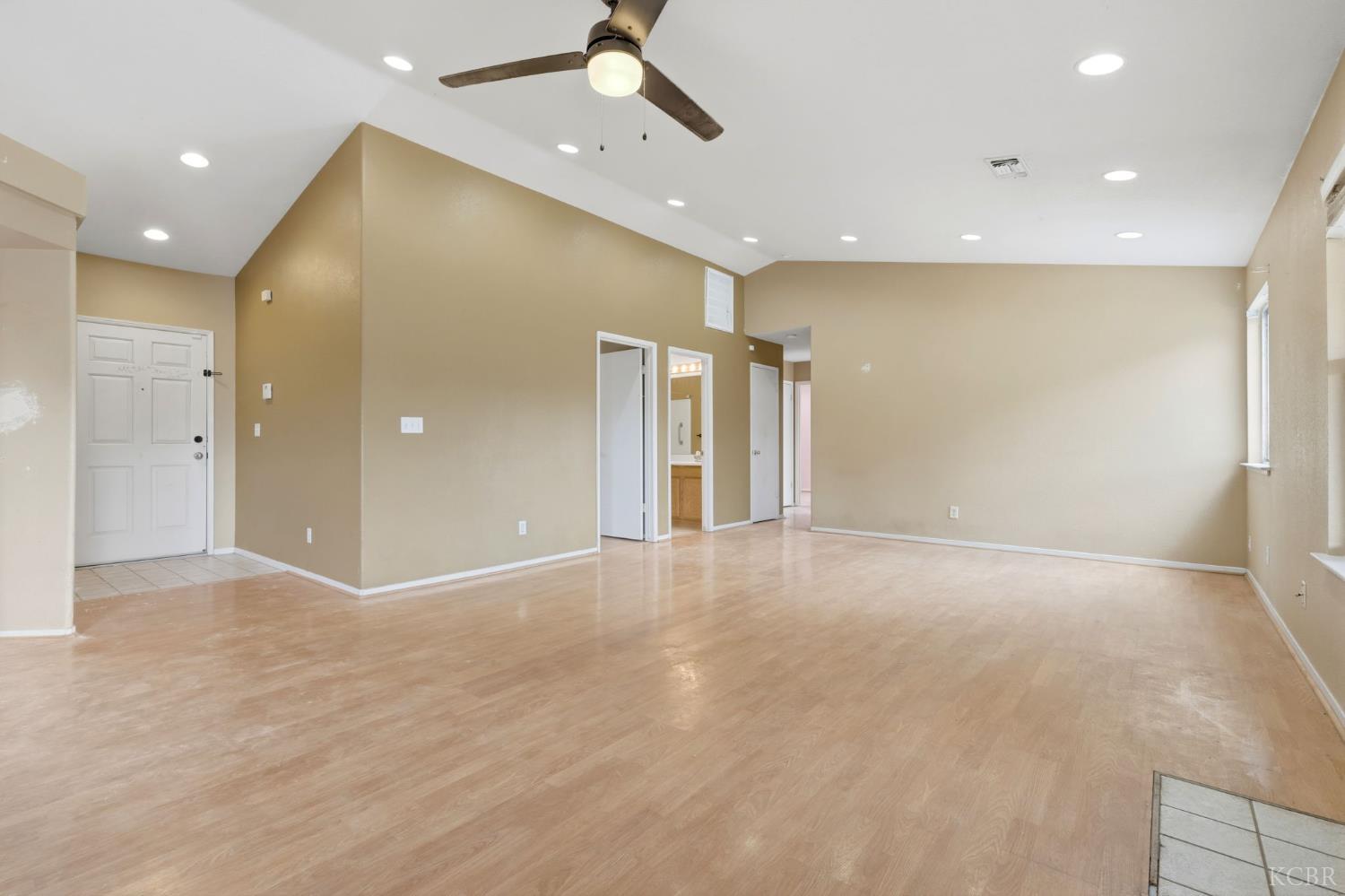 547 Coronado Pl, Hanford, CA 93230