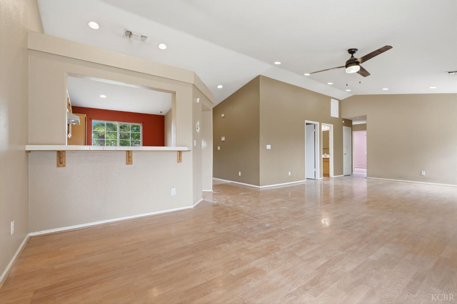 547 Coronado Pl, Hanford, CA 93230