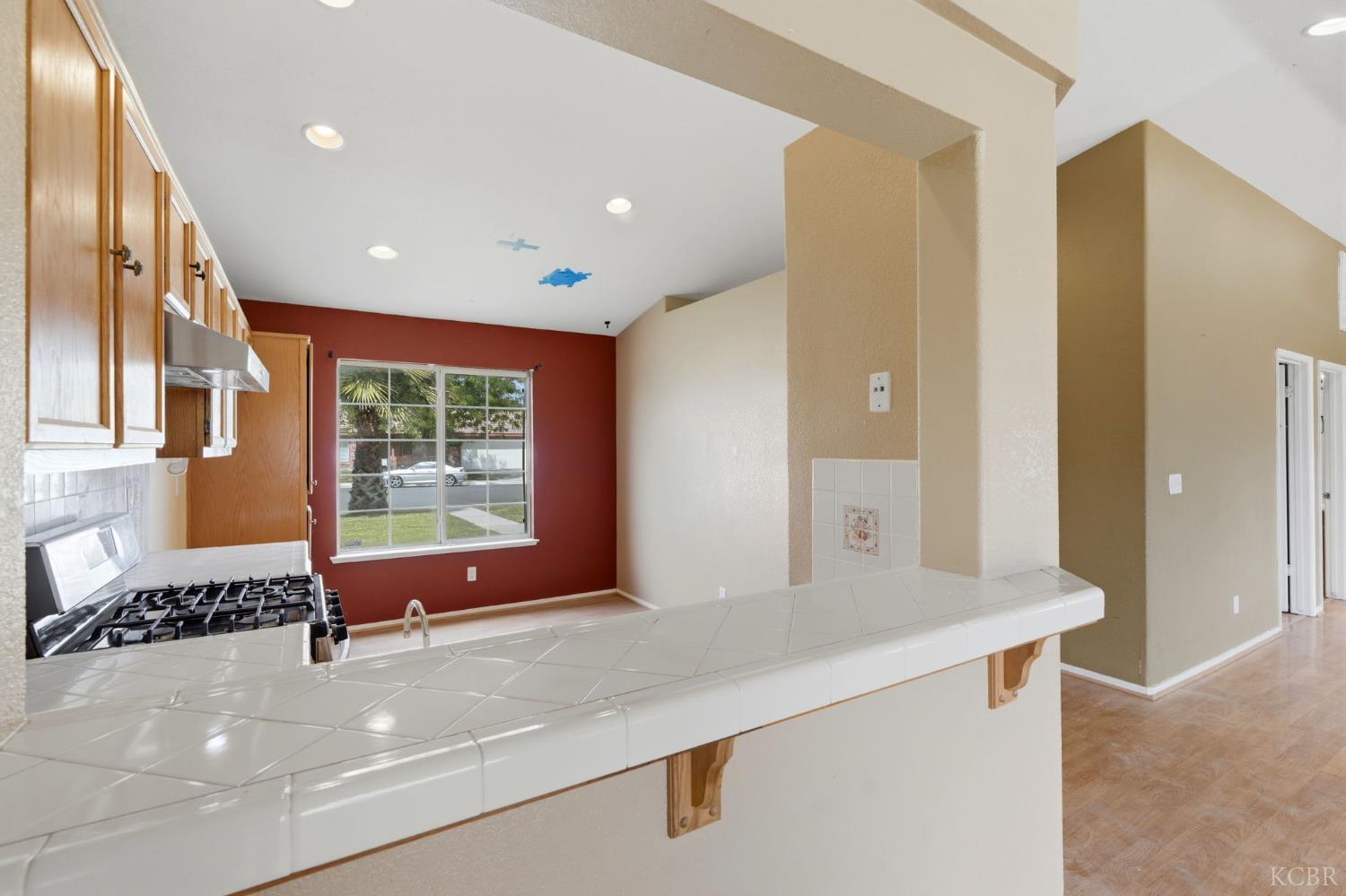 547 Coronado Pl, Hanford, CA 93230