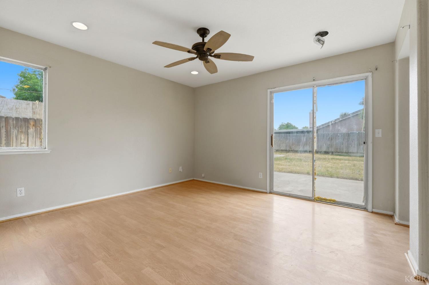 547 Coronado Pl, Hanford, CA 93230