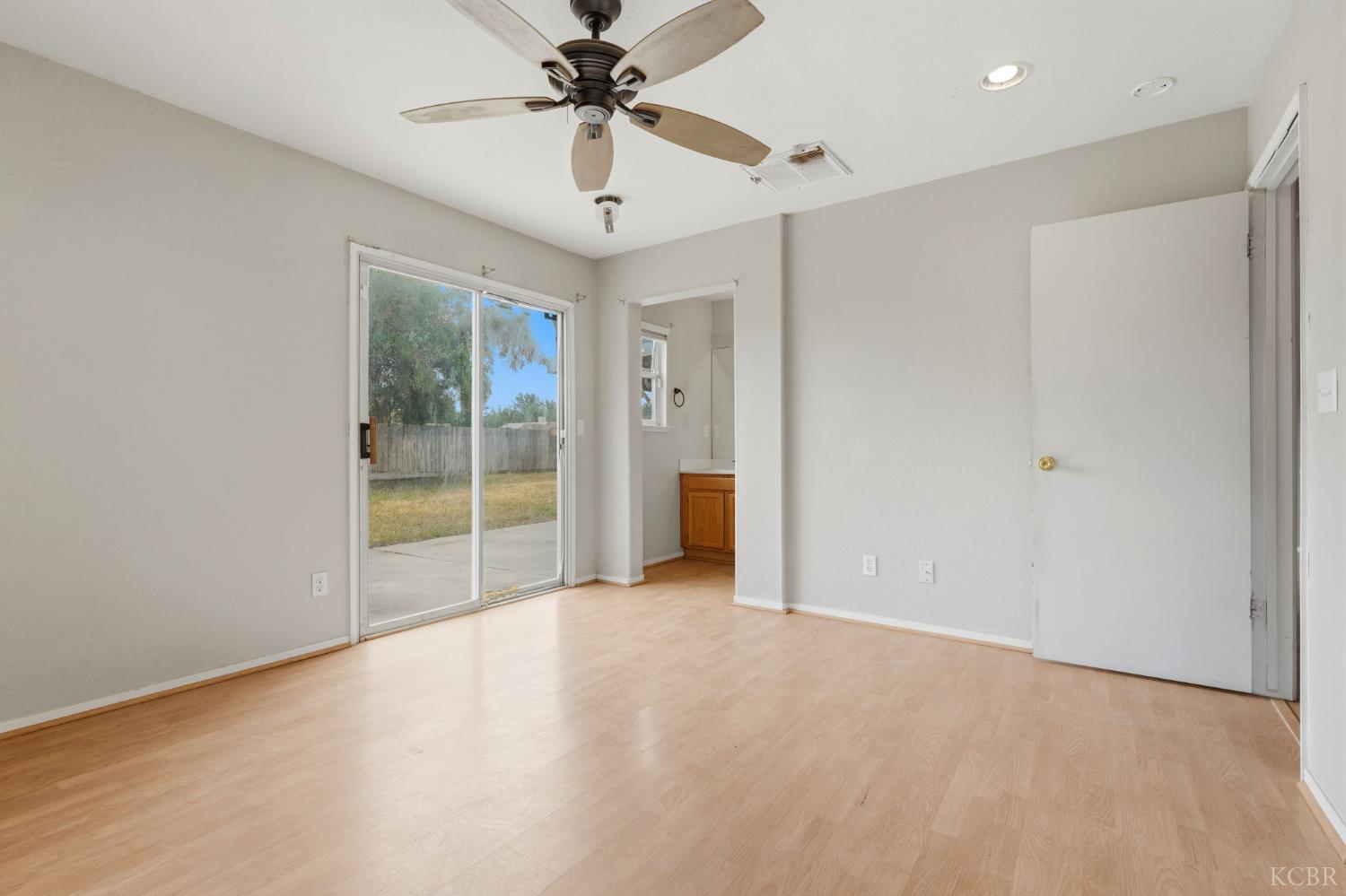 547 Coronado Pl, Hanford, CA 93230