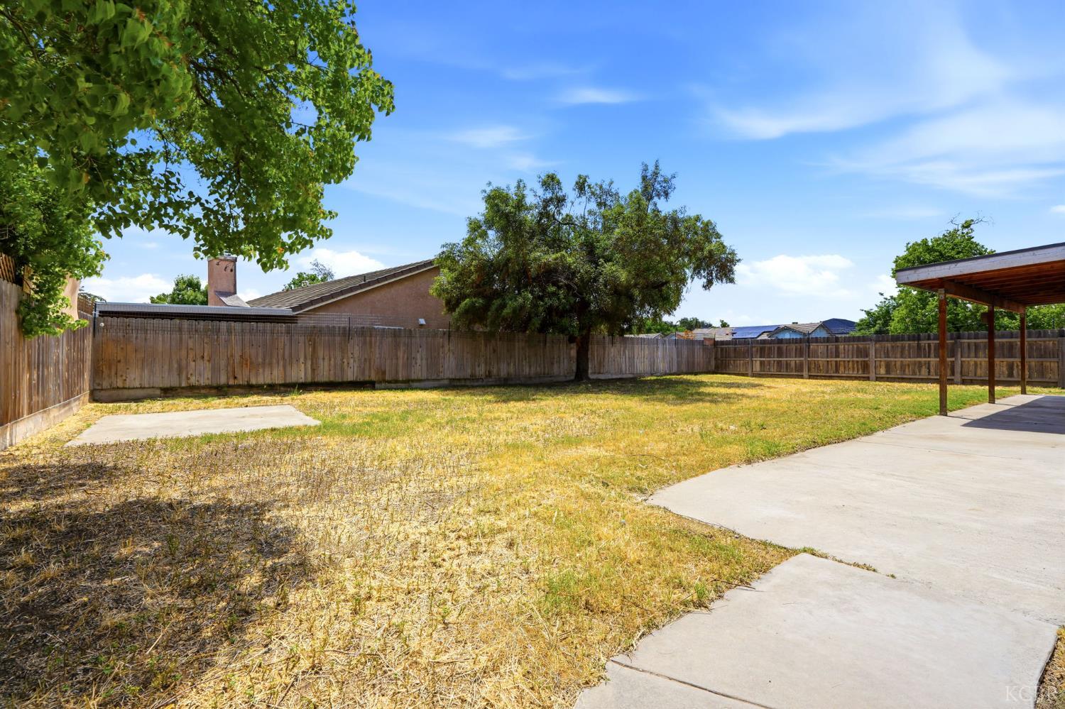 547 Coronado Pl, Hanford, CA 93230