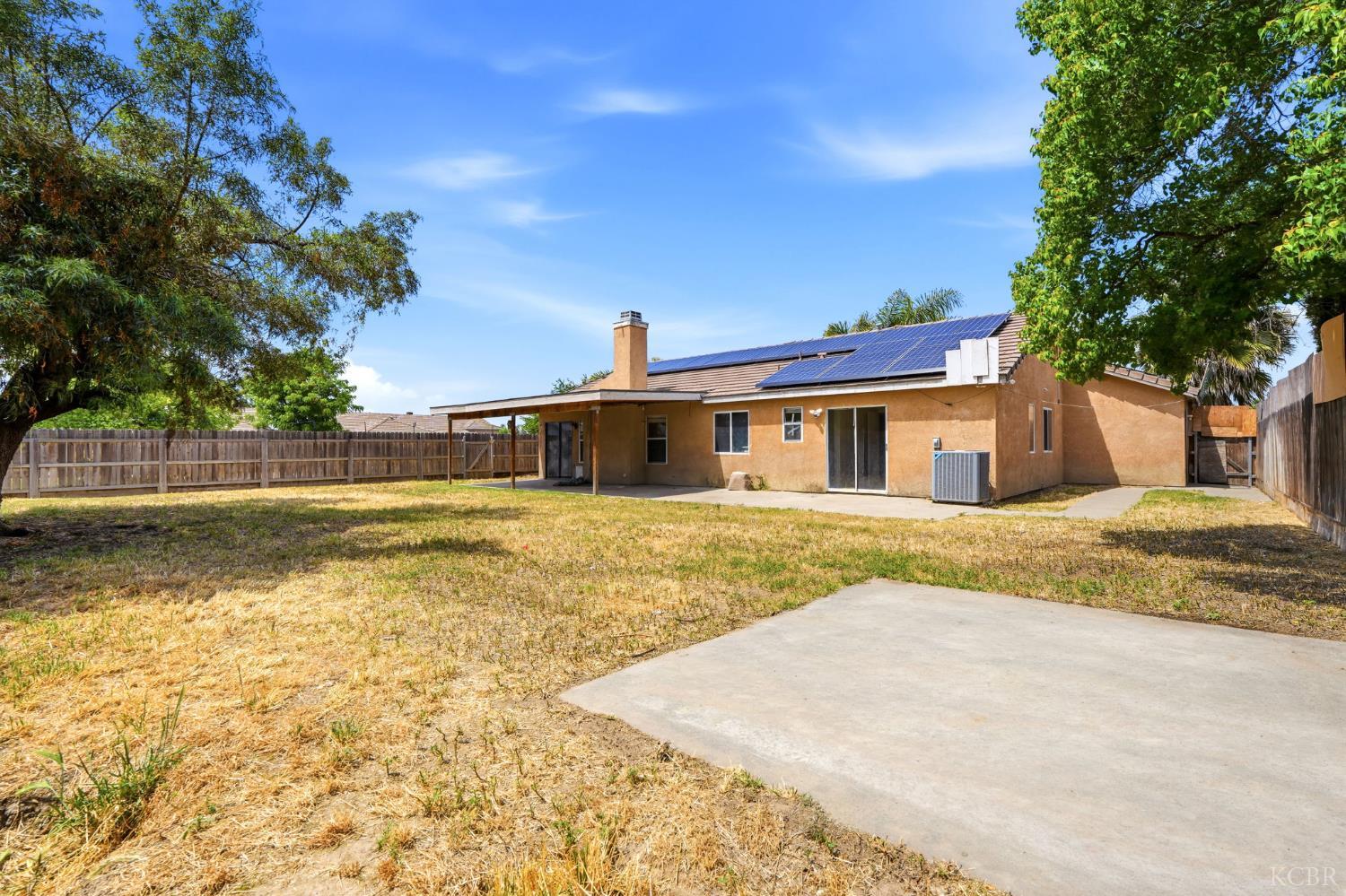 547 Coronado Pl, Hanford, CA 93230