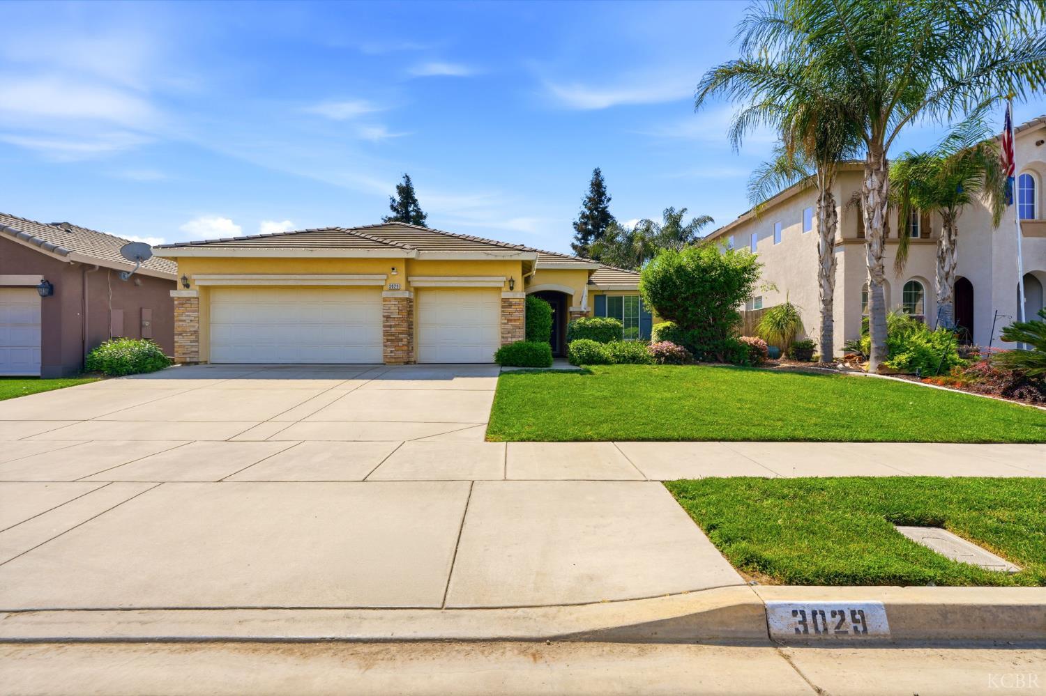 3029 W Vine Ave, Visalia, CA 93291