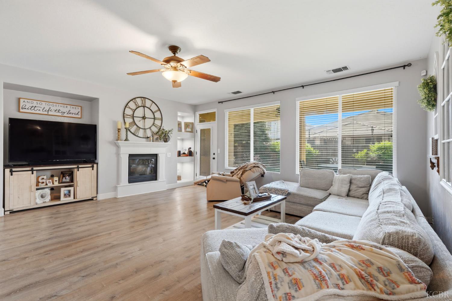 3029 W Vine Ave, Visalia, CA 93291