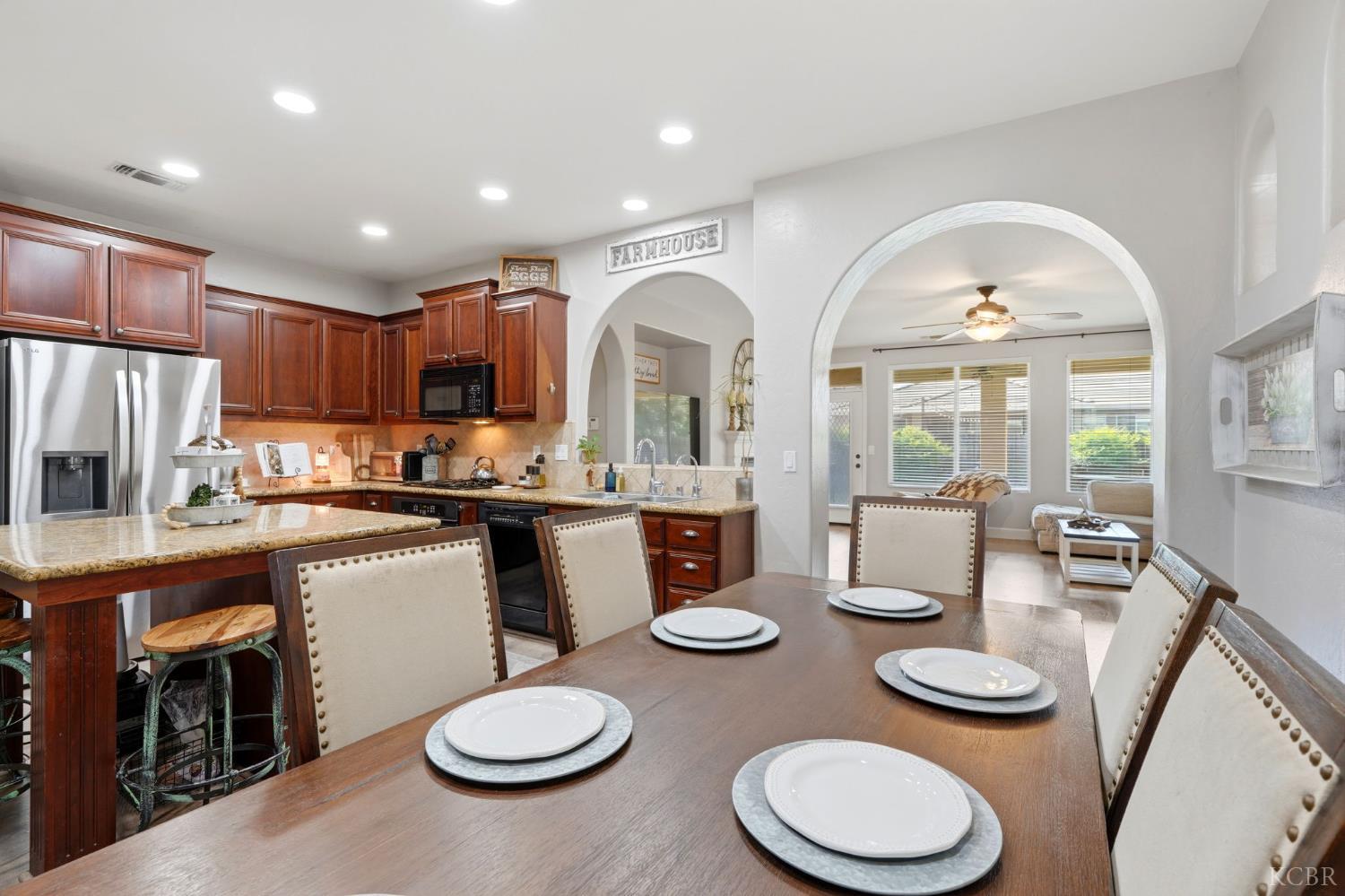 3029 W Vine Ave, Visalia, CA 93291