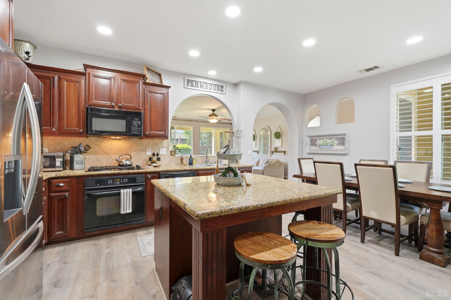 3029 W Vine Ave, Visalia, CA 93291