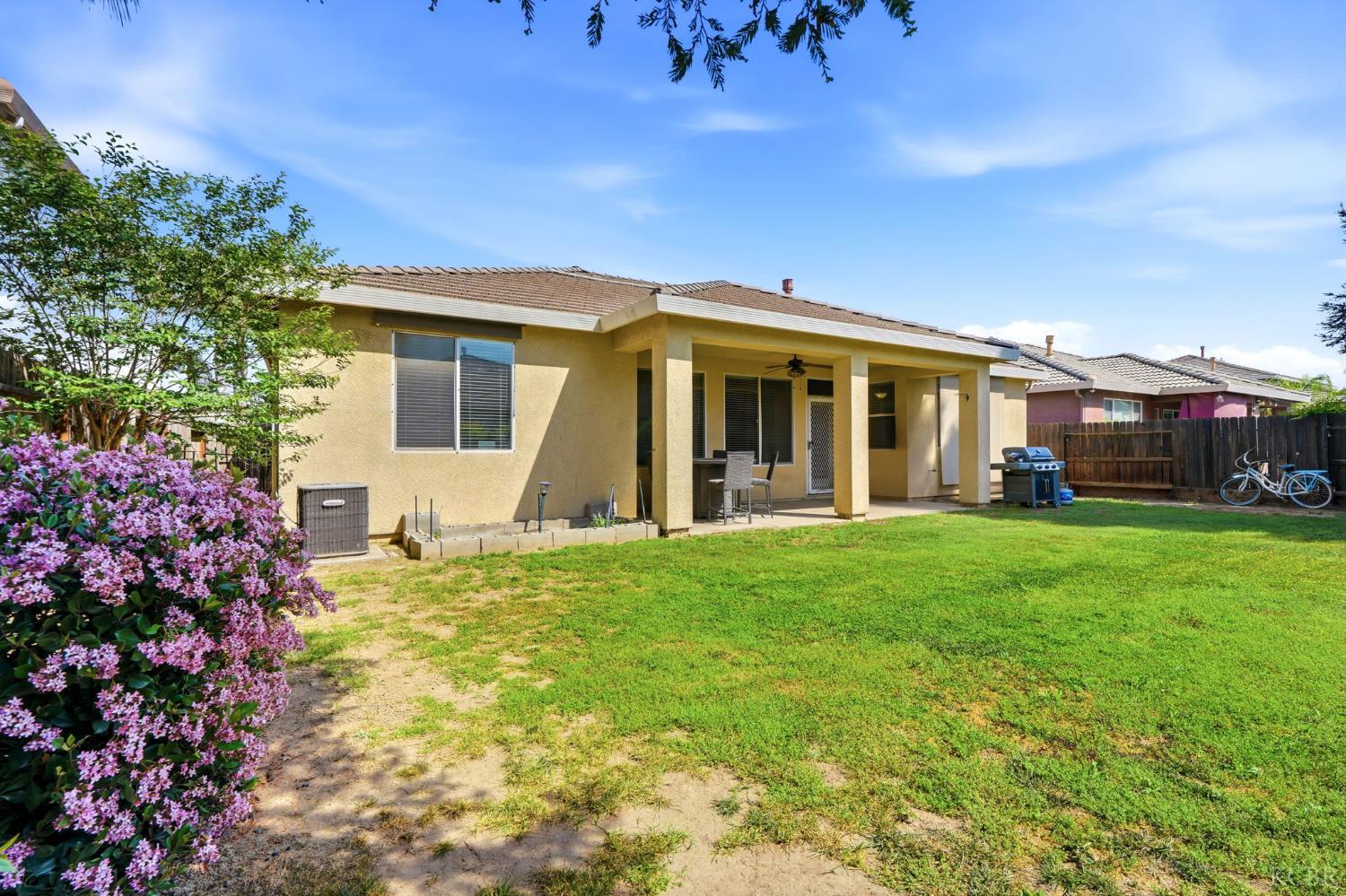 3029 W Vine Ave, Visalia, CA 93291