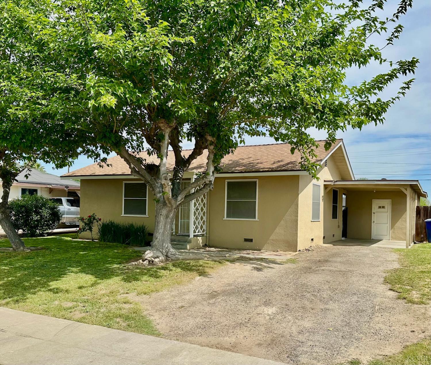 1319 N Richmond Ave, Hanford, CA 93230