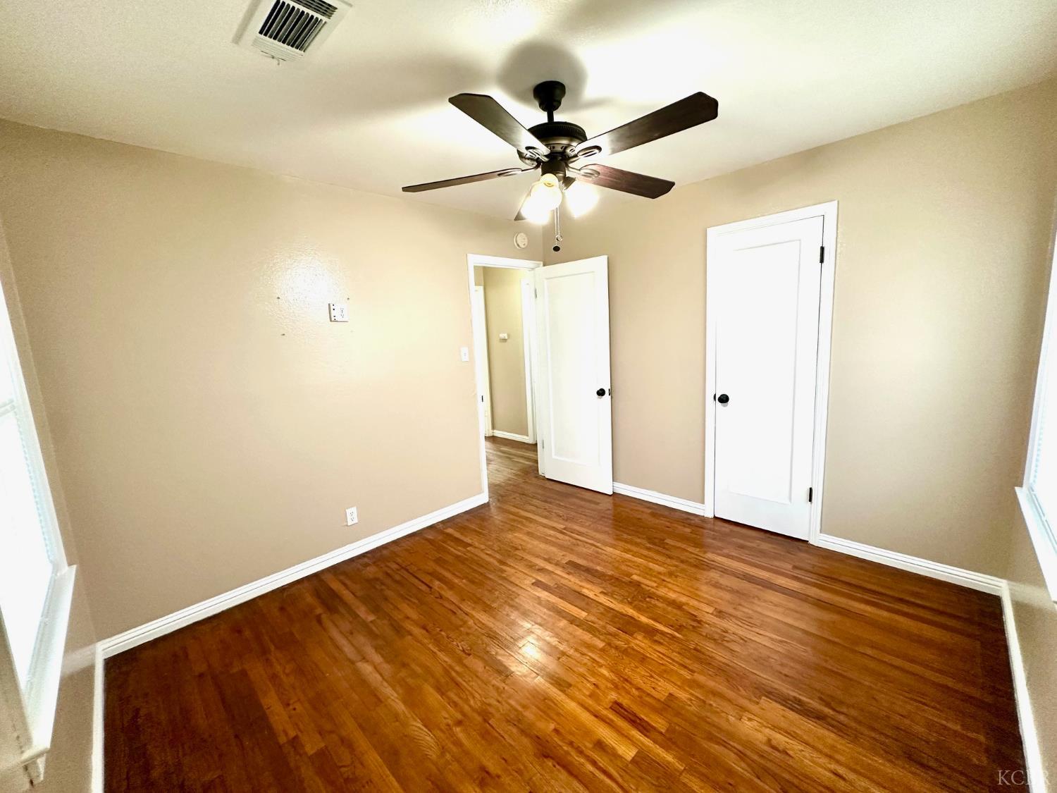 1319 N Richmond Ave, Hanford, CA 93230