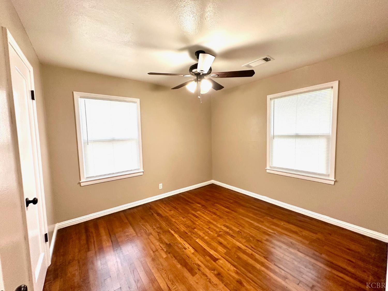 1319 N Richmond Ave, Hanford, CA 93230