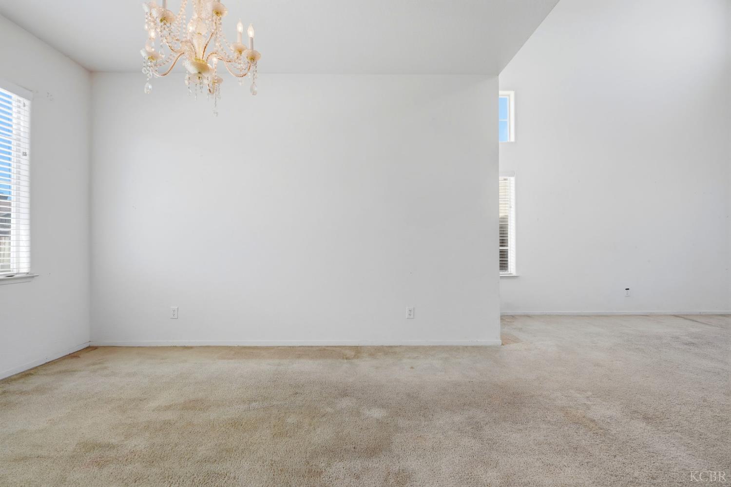 713 Cabernet St, Los Banos, CA 93635