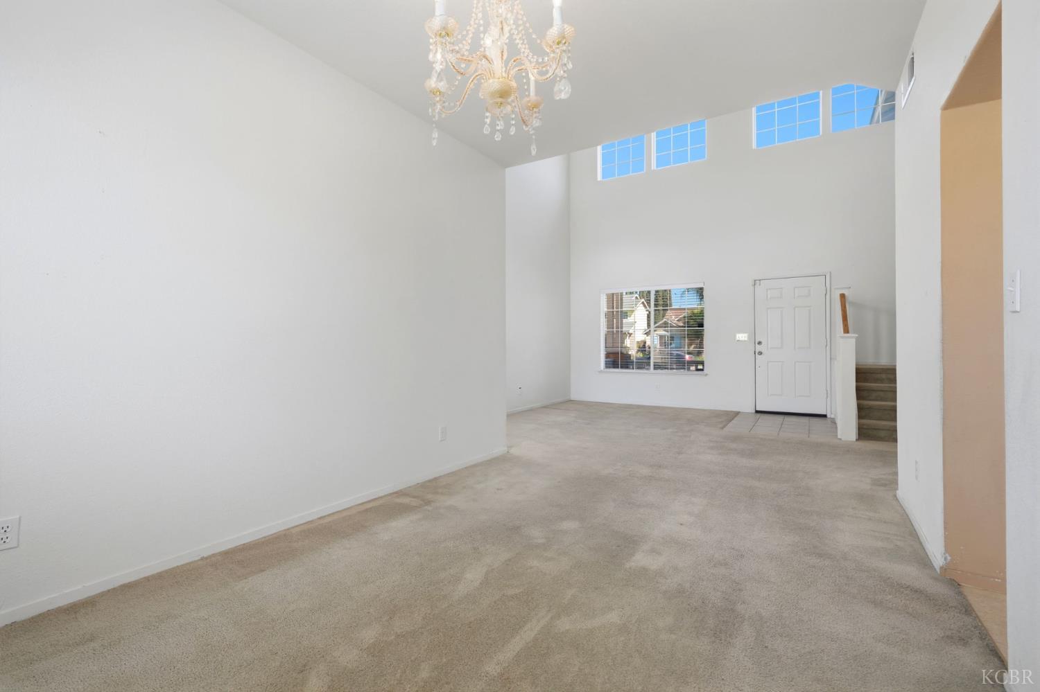 713 Cabernet St, Los Banos, CA 93635