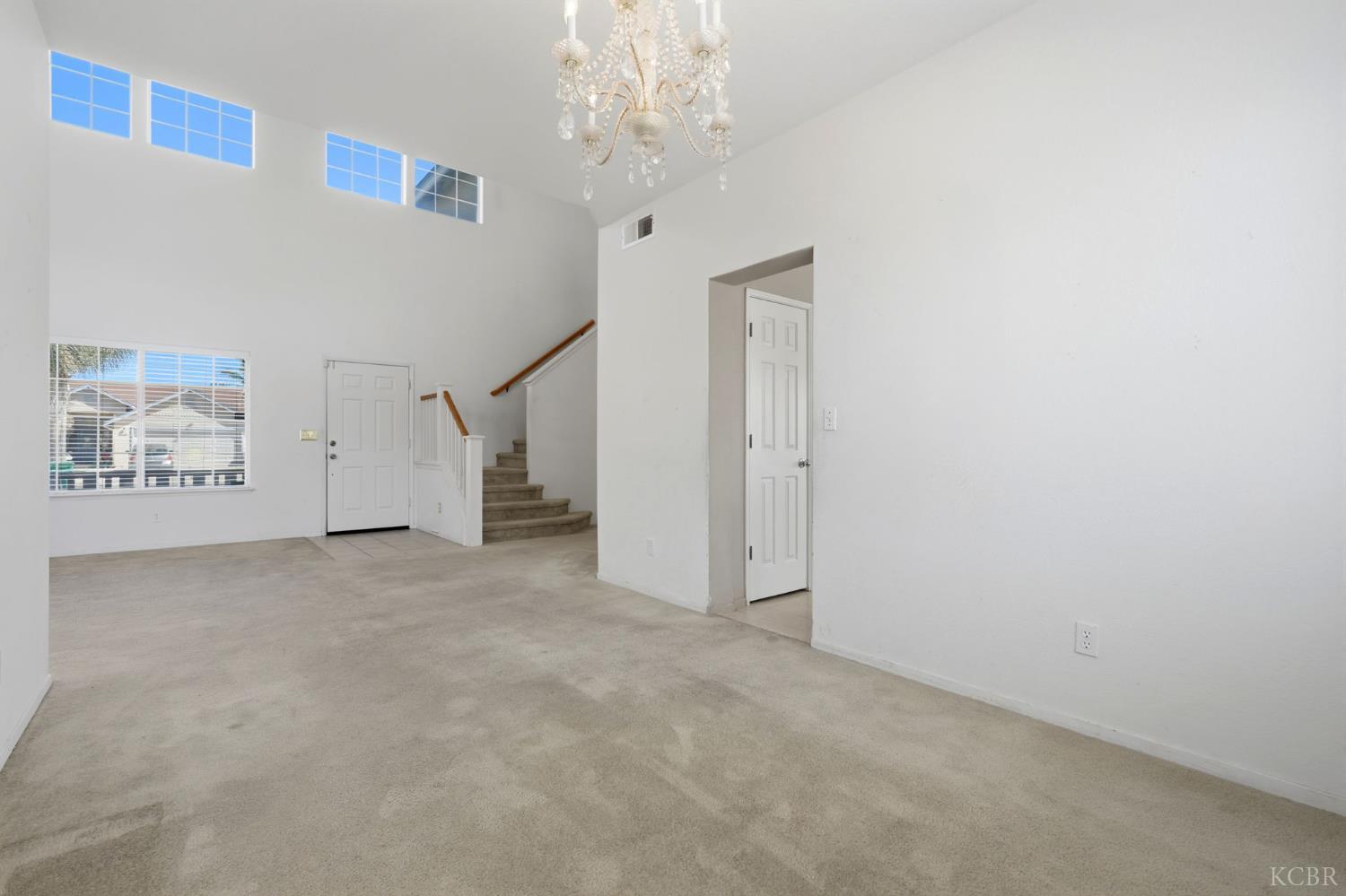 713 Cabernet St, Los Banos, CA 93635